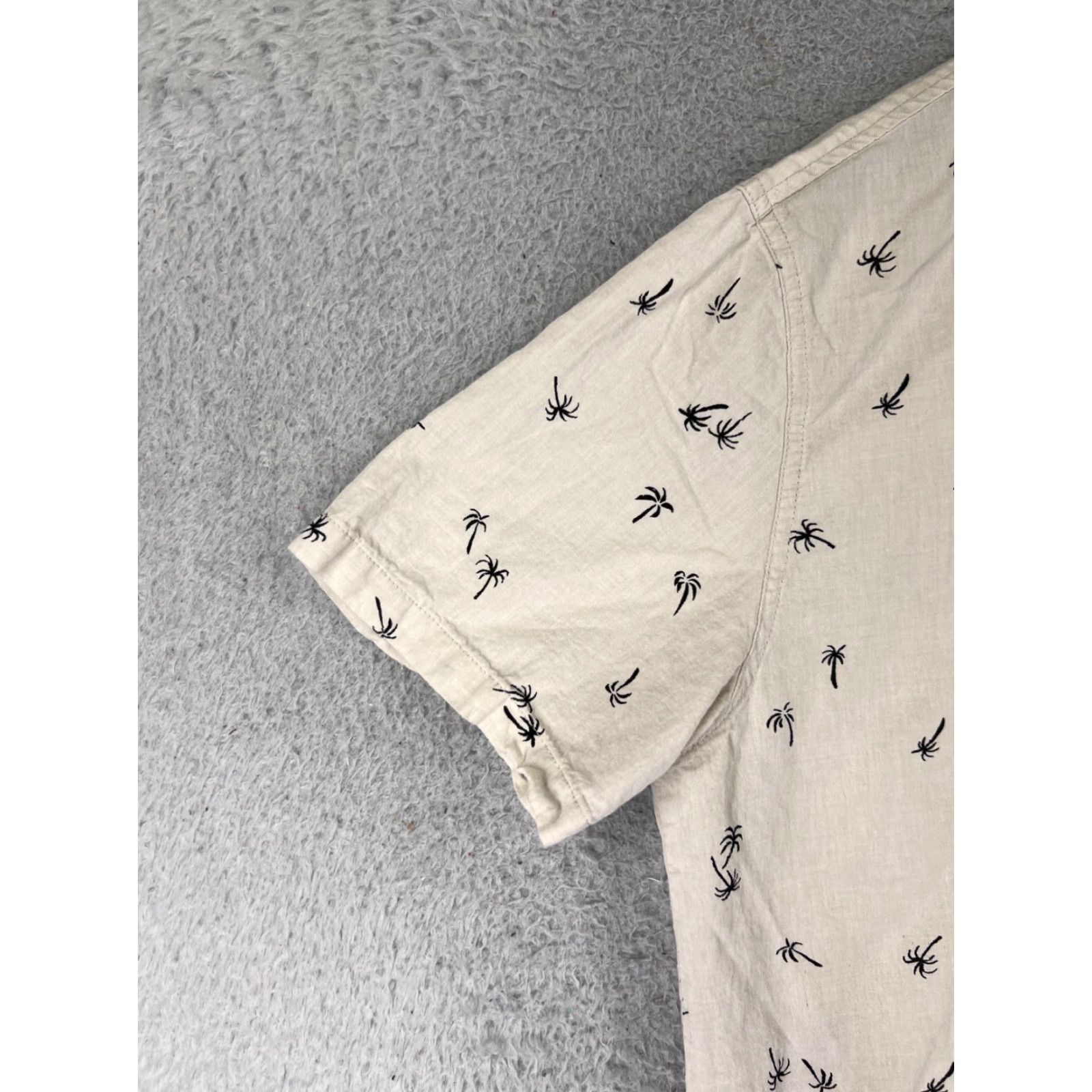 Vintage Hawaiian Shirt Adult Medium Beige Palm All Over Print Button Up 100% Cotton Shirt Men Beige Floral All Seasons 100% Cotton Mens Shirt Medium Size US M / EU 48-50 / 2 - 3 Thumbnail