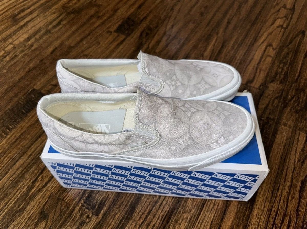 Kith × Vans Kith x Vans Vault 10 Year OG Classic Slip-On LX Size 10.5 Size US 10.5 / EU 43-44 - 1 Thumbnail