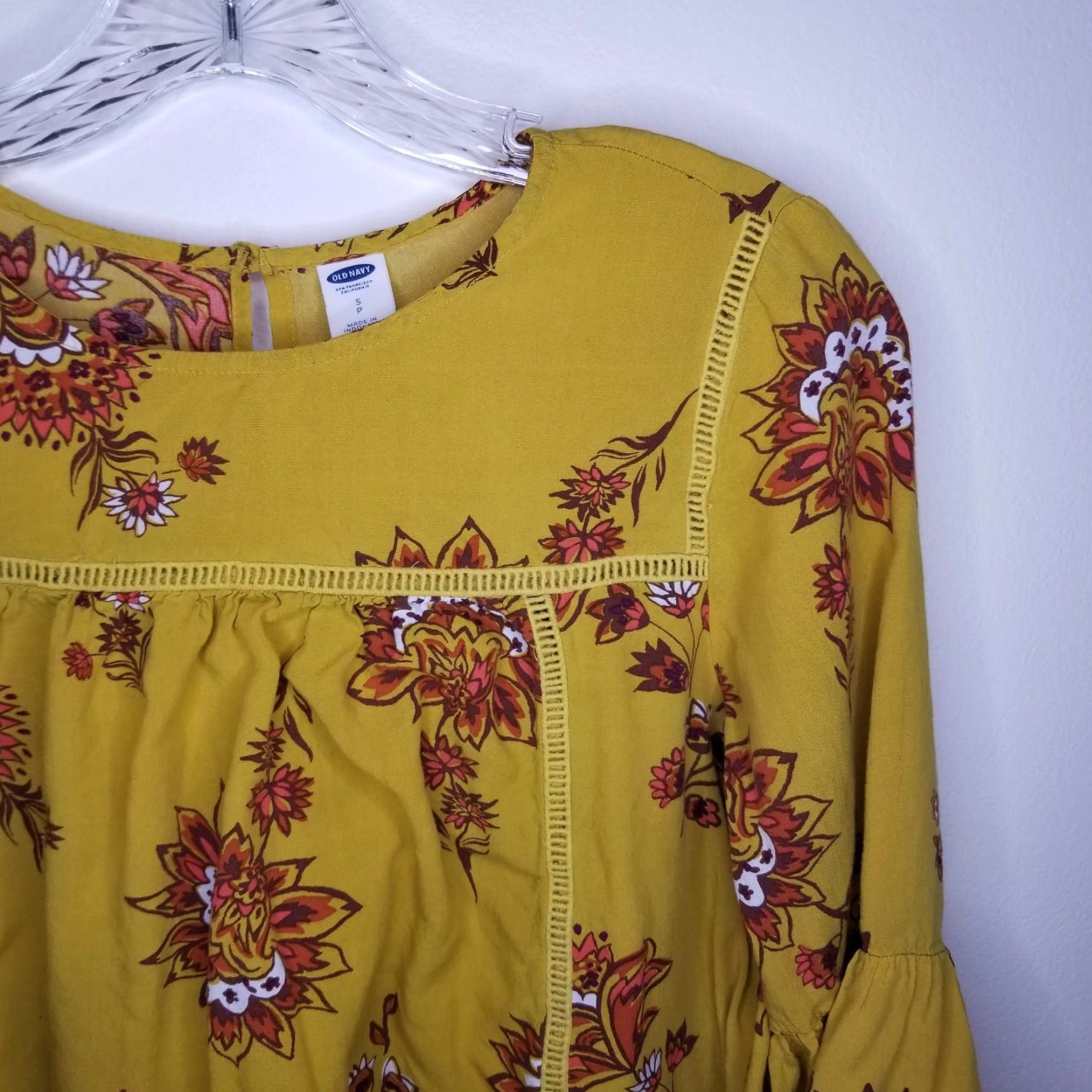 Old Navy Old Navy Women's Blouse Size S Yellow Floral Flared Top Womens Size S / US 4 / IT 40 - 2 Thumbnail