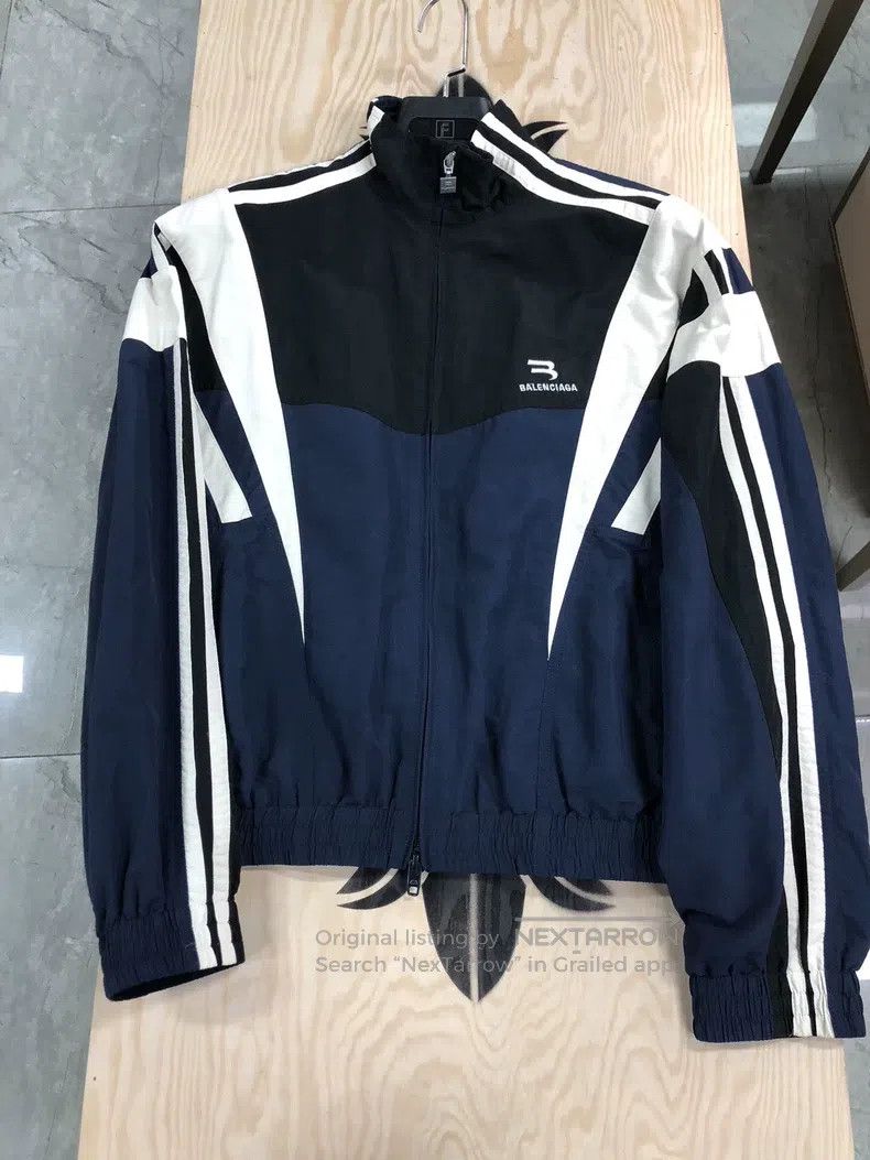 Balenciaga Balenciaga Striped Letter Collar Raglan Sleeve Regular Spo Size US M / EU 48-50 / 2 - 1 Thumbnail