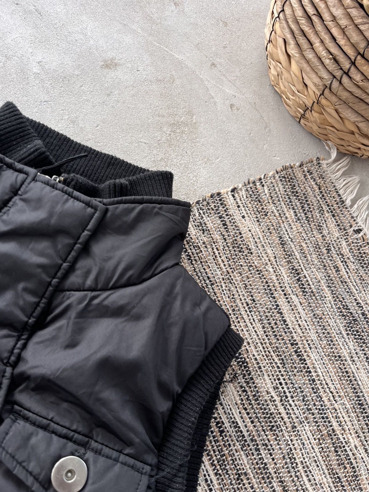 Tommy Hilfiger Vintage Tommy Hilfiger AvantGarde Black Vest Multi Pocket Size M / US 6-8 / IT 42-44 - 7 Thumbnail