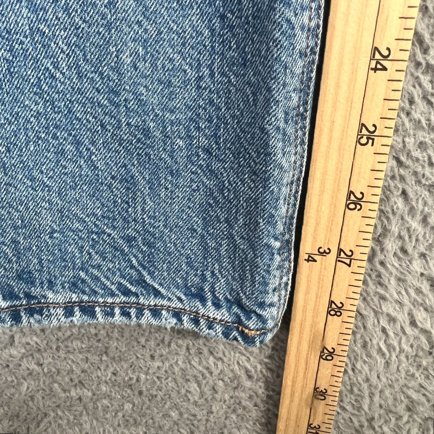 American Eagle Outfitters American Eagle Mom Jeans Women's Size 2 Light Wash Distressed 29" Inseam Blue Denim Size 26" / US 2 / IT 38 - 7 Thumbnail