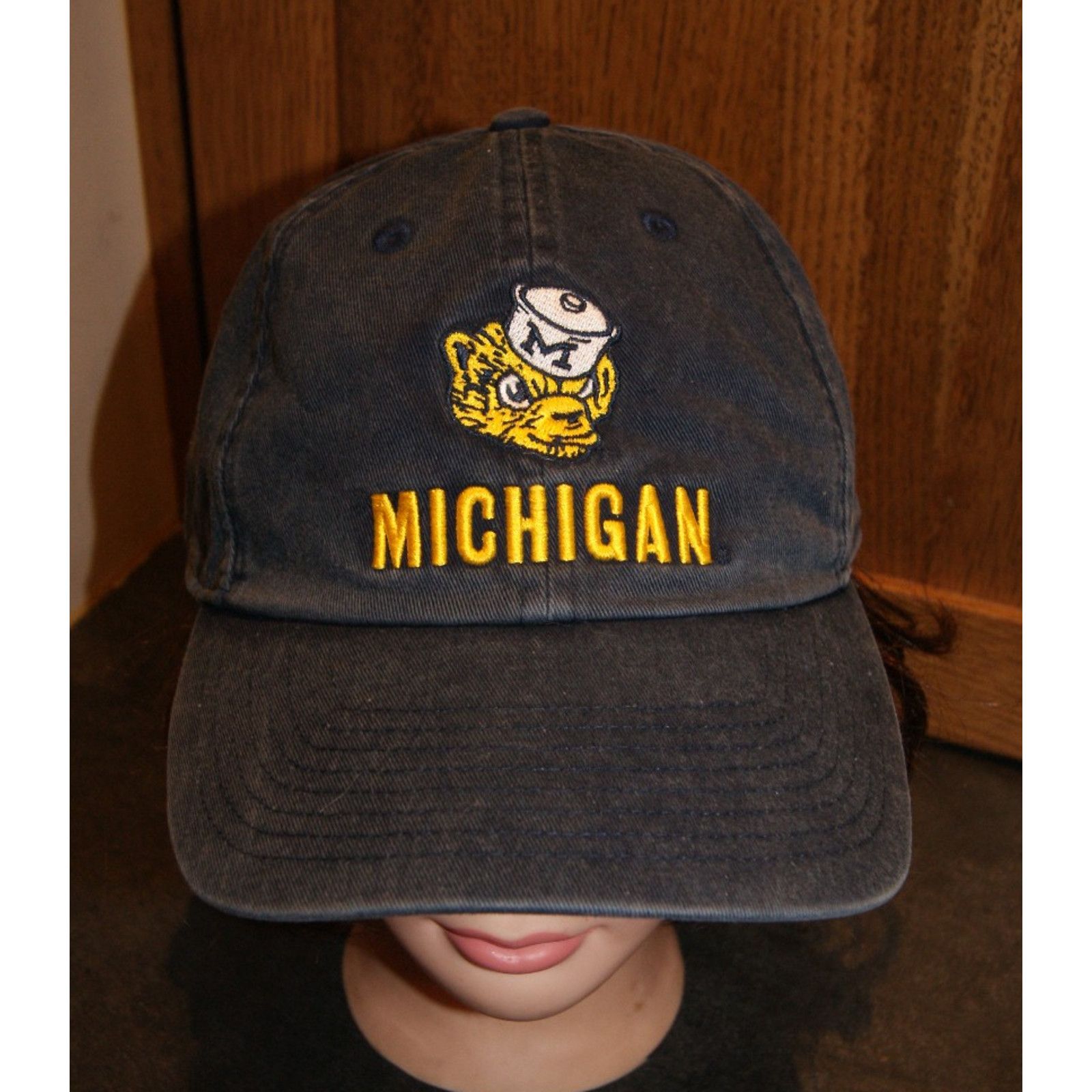 Nike University Michigan Wolverine College NIKE Hat Cap Strapback Size ONE SIZE - 1 Thumbnail