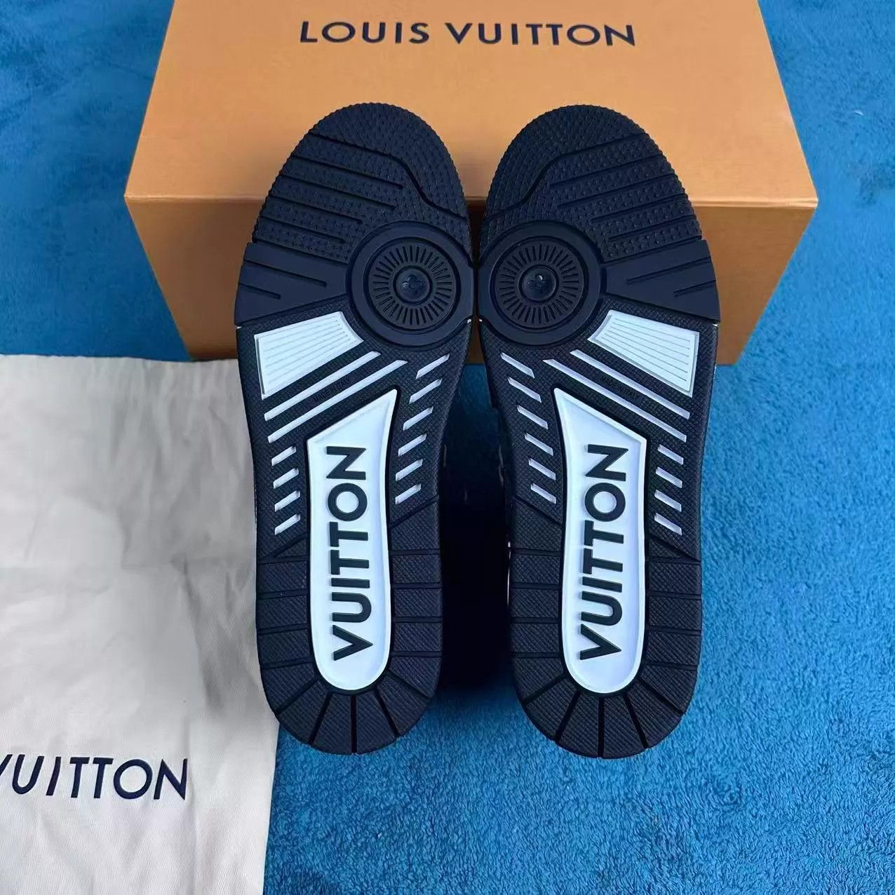 Louis Vuitton lv trainer new jacquard leather low-top black US8/42 Size US 9 / EU 42 - 5 Thumbnail