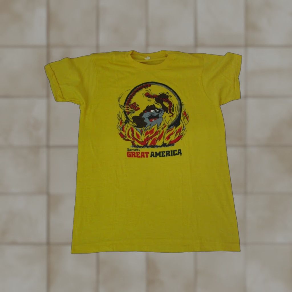 Vintage VINTAGE Looney Tunes Shirt Mens L Yellow 70s Made in USA Taz Devil Flames Shirts Size US L / EU 52-54 / 3 - 1 Thumbnail