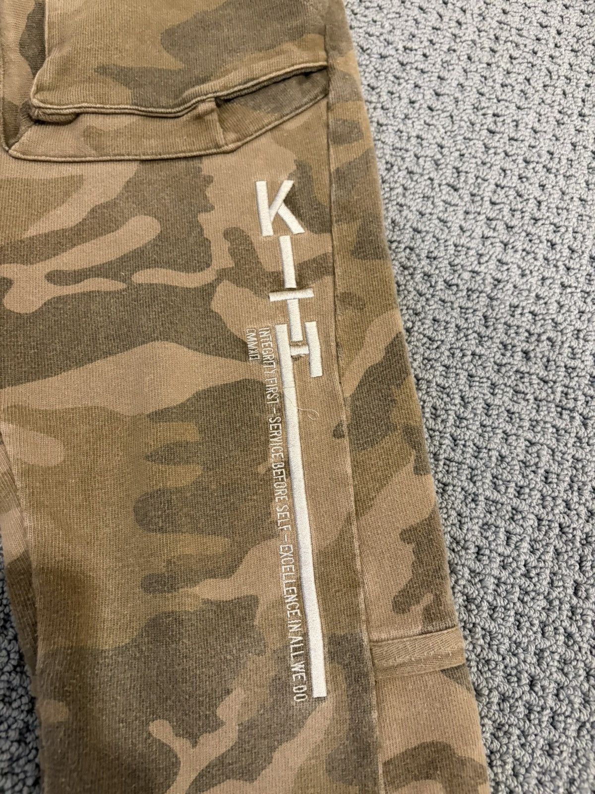 Kith Kith special edition green camo sweatpants. Like New Size US 32 / EU 48 - 3 Thumbnail