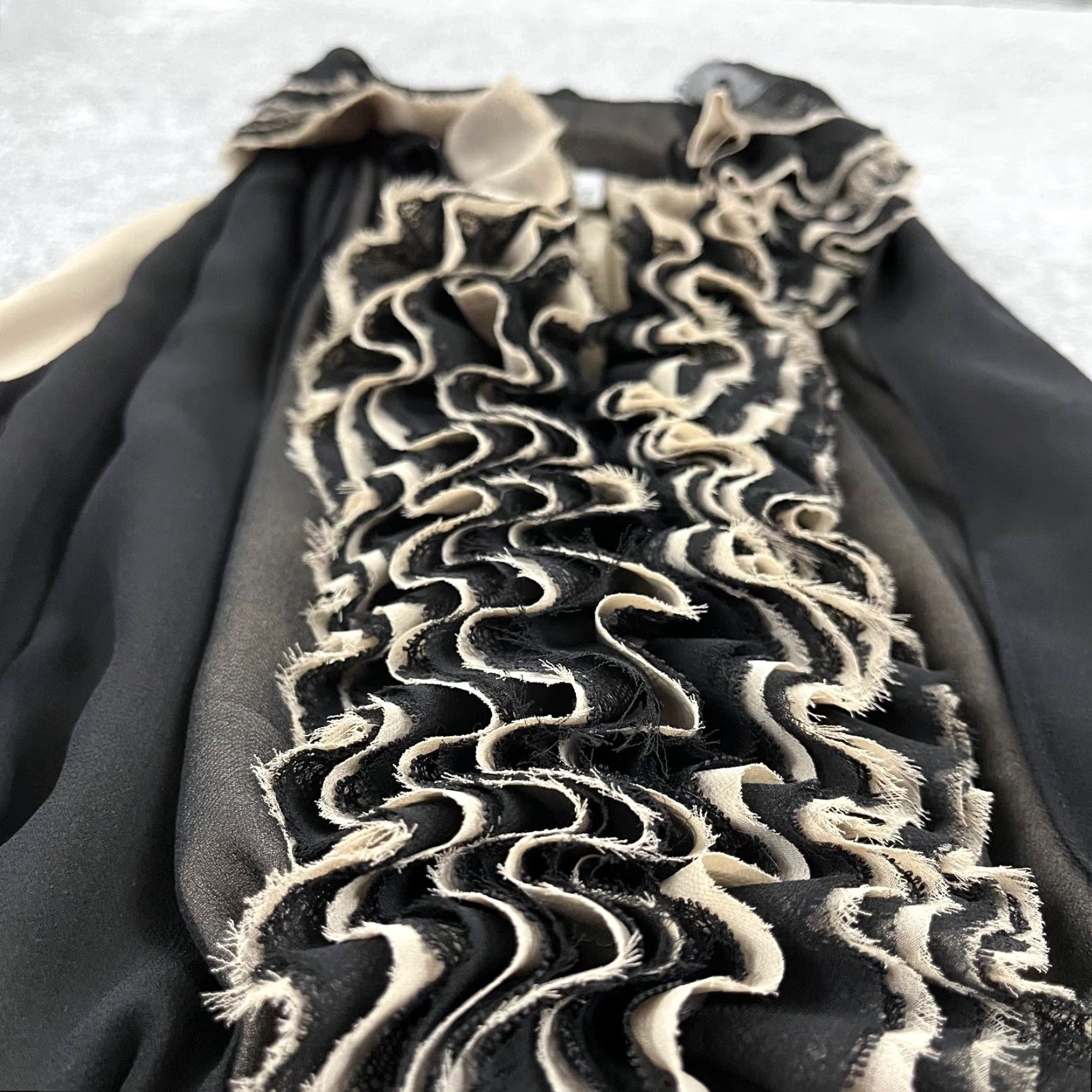 Neiman Marcus NEIMAN MARCUS Top Women Small Black Ruffled Georgette Sleeveless Prom Rodriguez Size S / US 4 / IT 40 - 3 Thumbnail