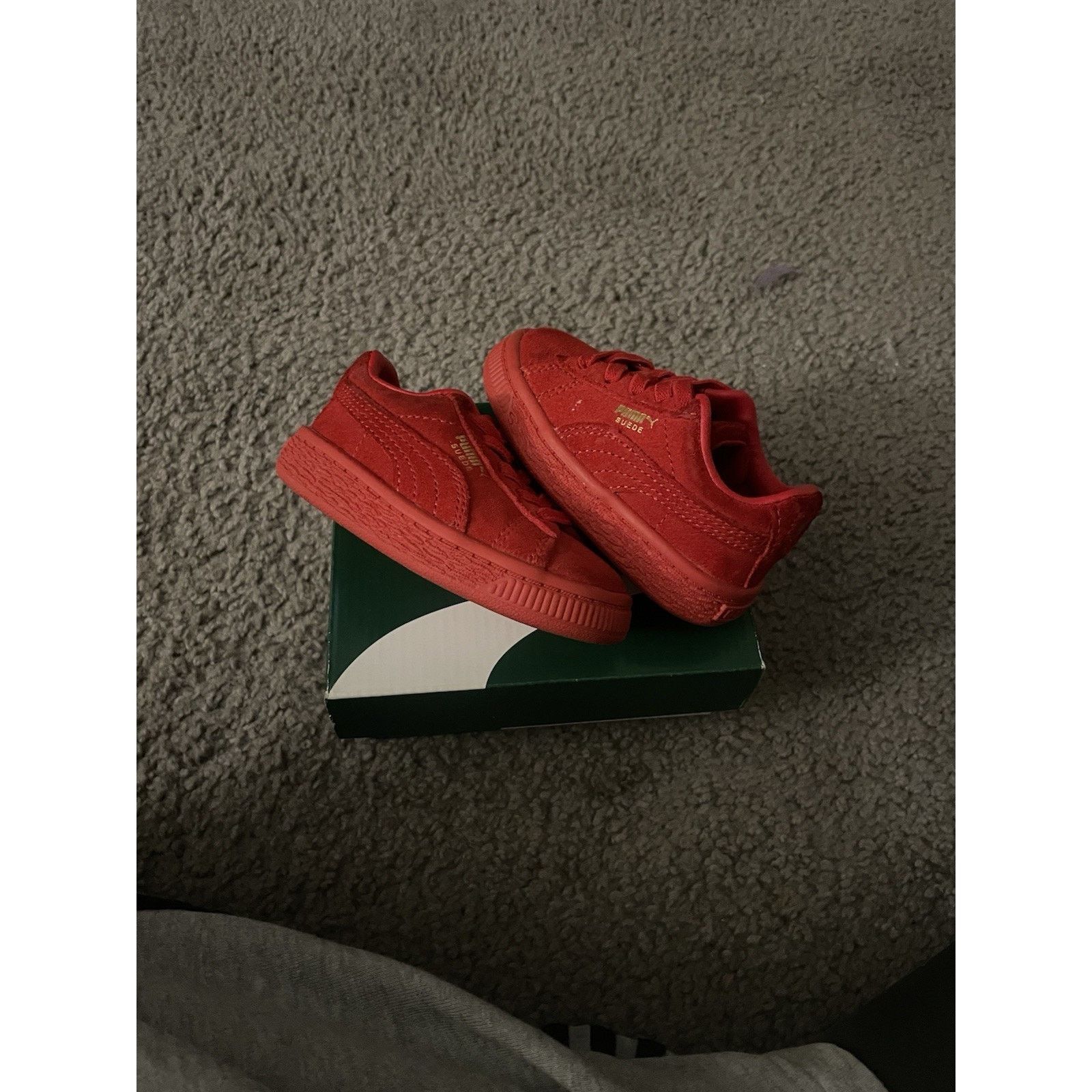 Puma Size 4c- Puma Kids Red Classic Suede Sneakers Shoes Size US 5 / EU 37 - 2 Thumbnail