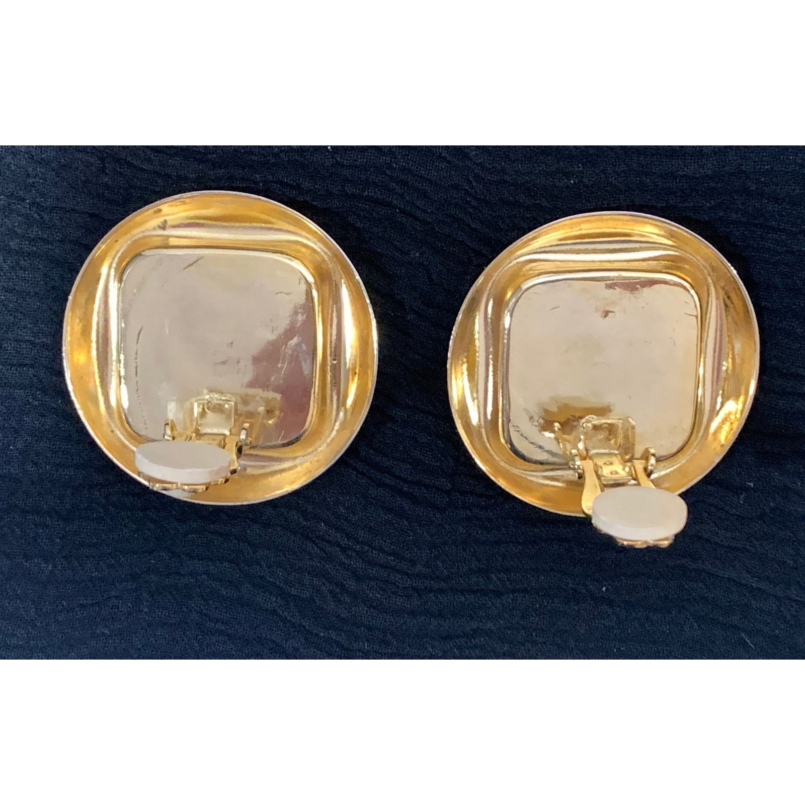 Vintage 80s Gold & Cream Suede Oversized Clip On Earrings | Mod 1.5" Size ONE SIZE - 7 Thumbnail