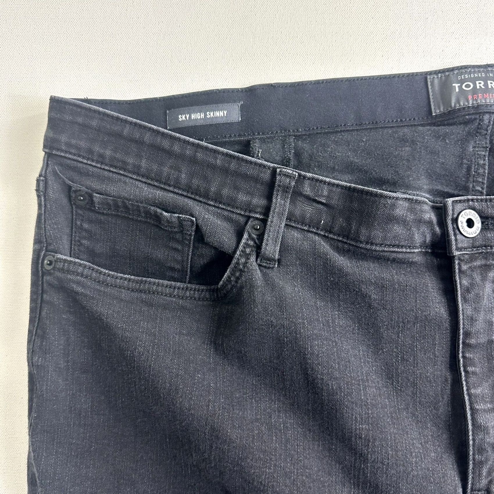 Torrid Torrid Jeans Skinny Black Stretch 26R 26.5" Inseam 5-Pocket High Rise Women Plus Size Regular Vintage: No Size 26" / US 2 / IT 38 - 4 Thumbnail