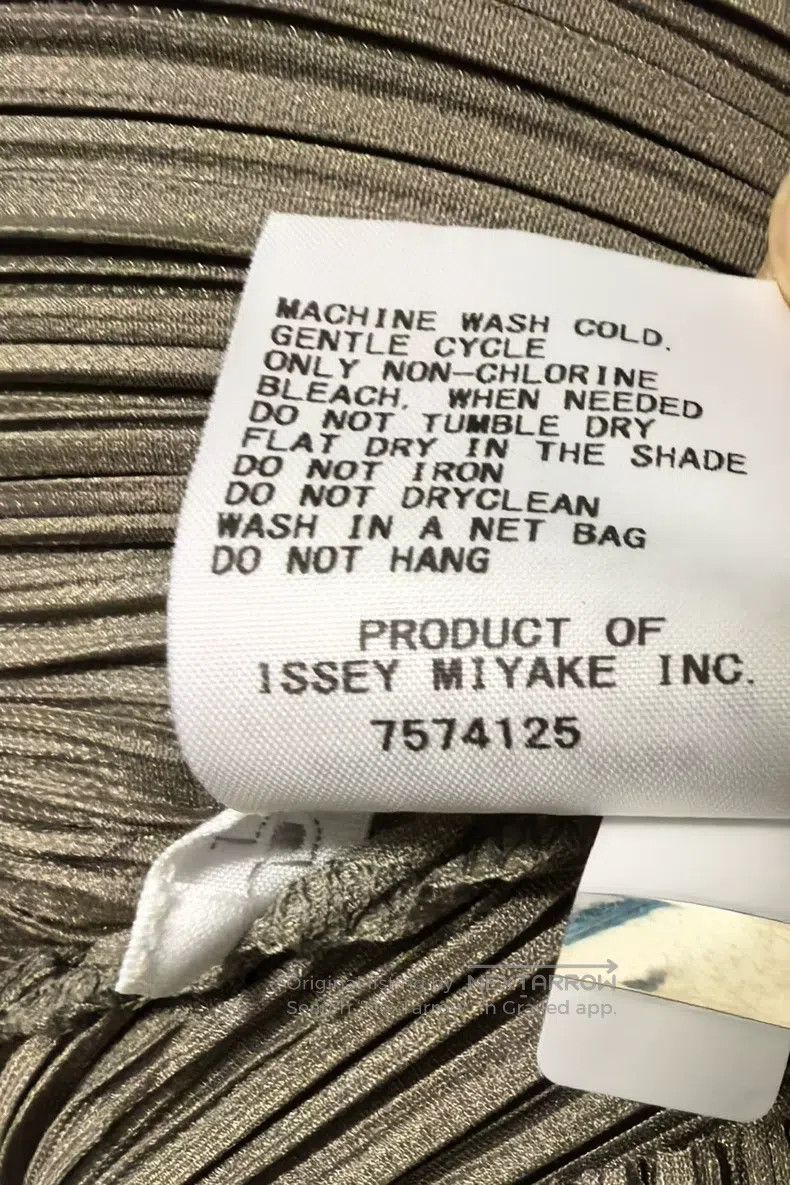 Issey Miyake Issey Miyake Khaki Bestselling Disc Top Size L / US 10 / IT 46 - 3 Thumbnail