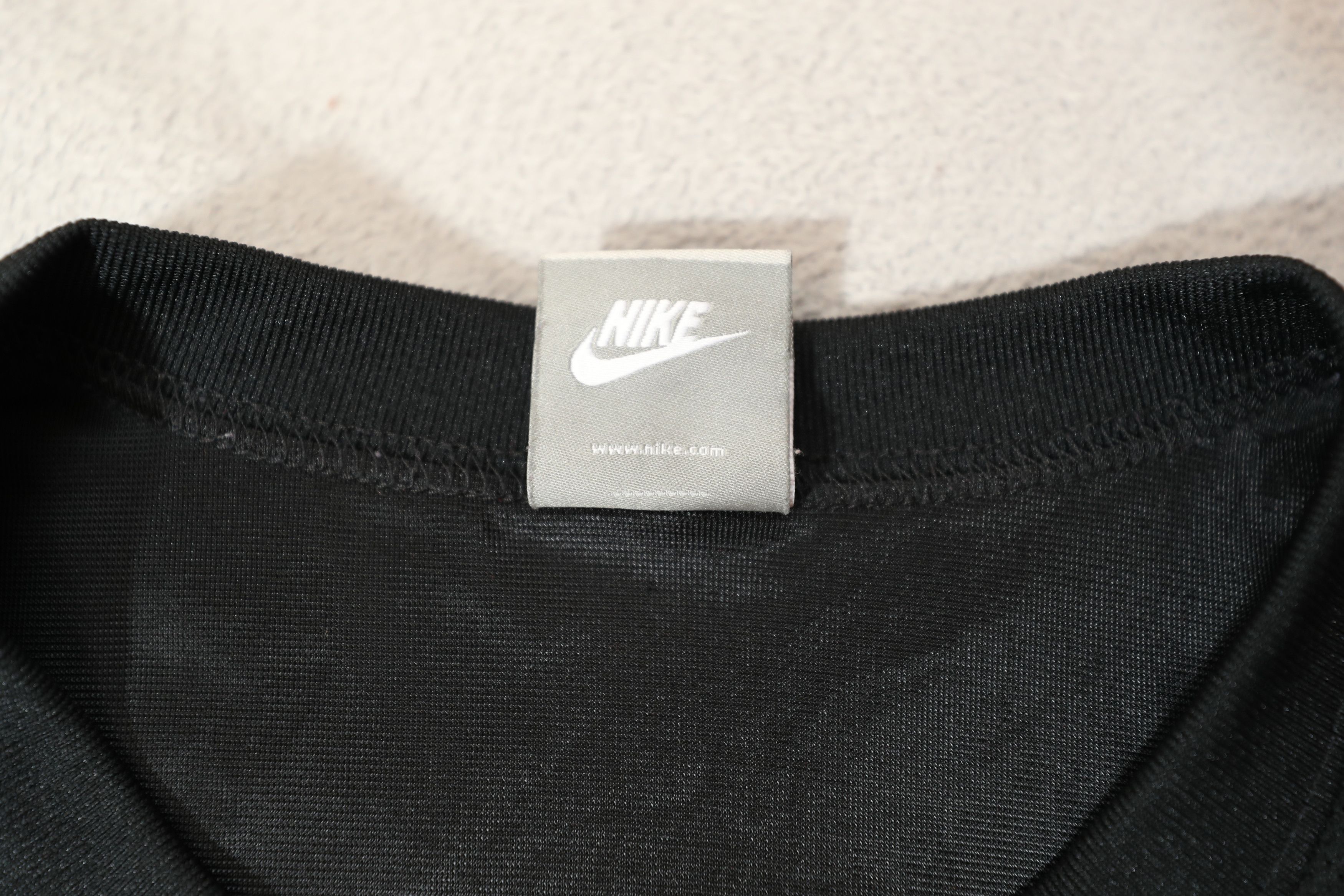 Nike Nike Black Athletic Polyester Shirt (L) Size US L / EU 52-54 / 3 - 10 Thumbnail