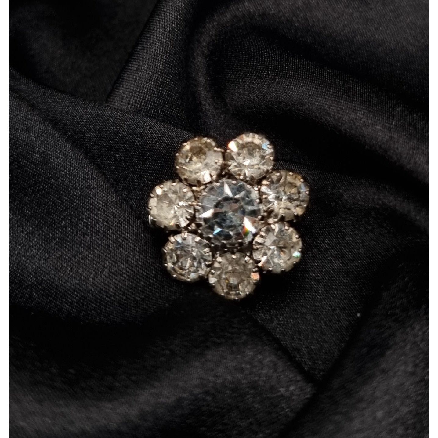 Vintage Vintage Tiny 1950's-1960's Rhinestone Flower Pin Brooch Size ONE SIZE - 4 Thumbnail