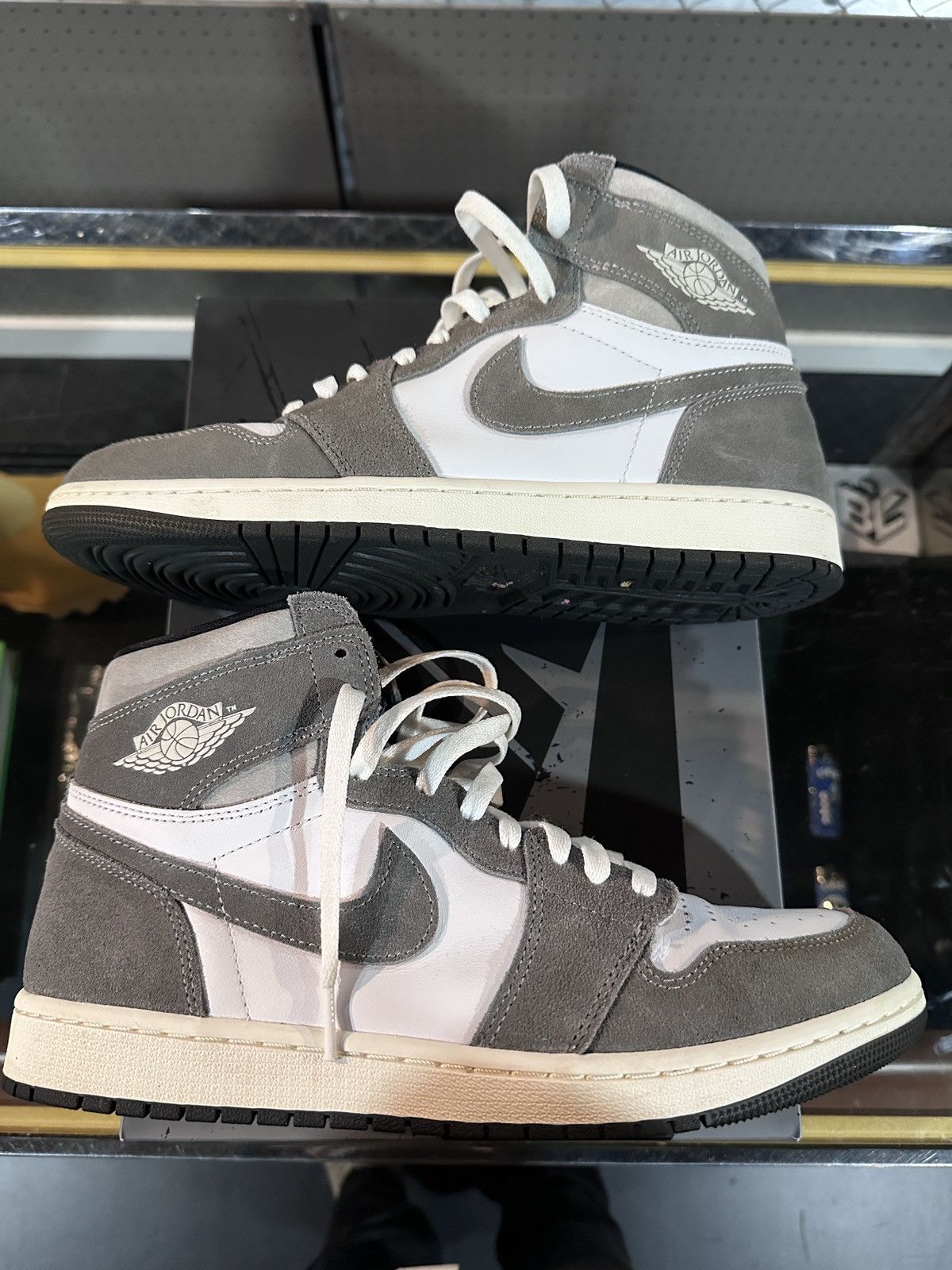 Jordan Brand × Nike Jordan 1 Retro High Washed Black Size US 11 / EU 44 - 1 Thumbnail