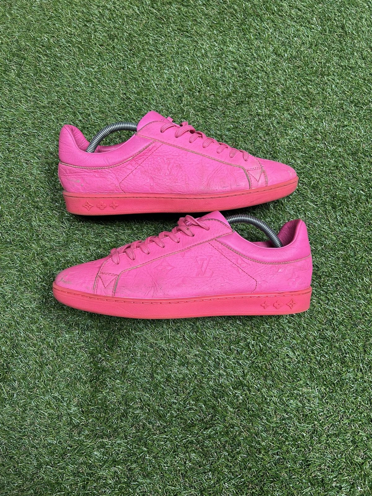 Louis Vuitton Louis Vuitton Low Top Sneakers Size US 7.5 / EU 40-41 - 1 Thumbnail