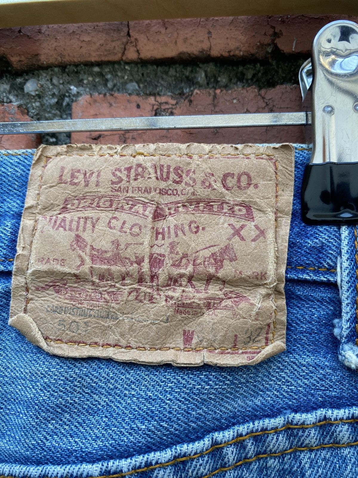 Levi's Vintage Clothing W32x29 Vintage levi's 501 made in USA distressed dirt denime Size US 32 / EU 48 - 5 Thumbnail