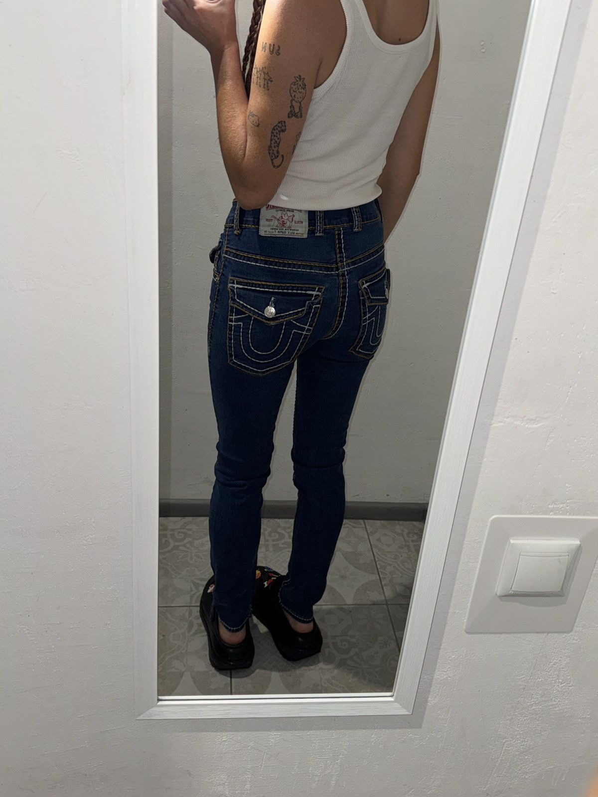 True Religion VINTAGE TRUE RELIGION CONTRASTING SEAMS SKINNY JEANS Size 30" / US 8 / IT 44 - 2 Thumbnail