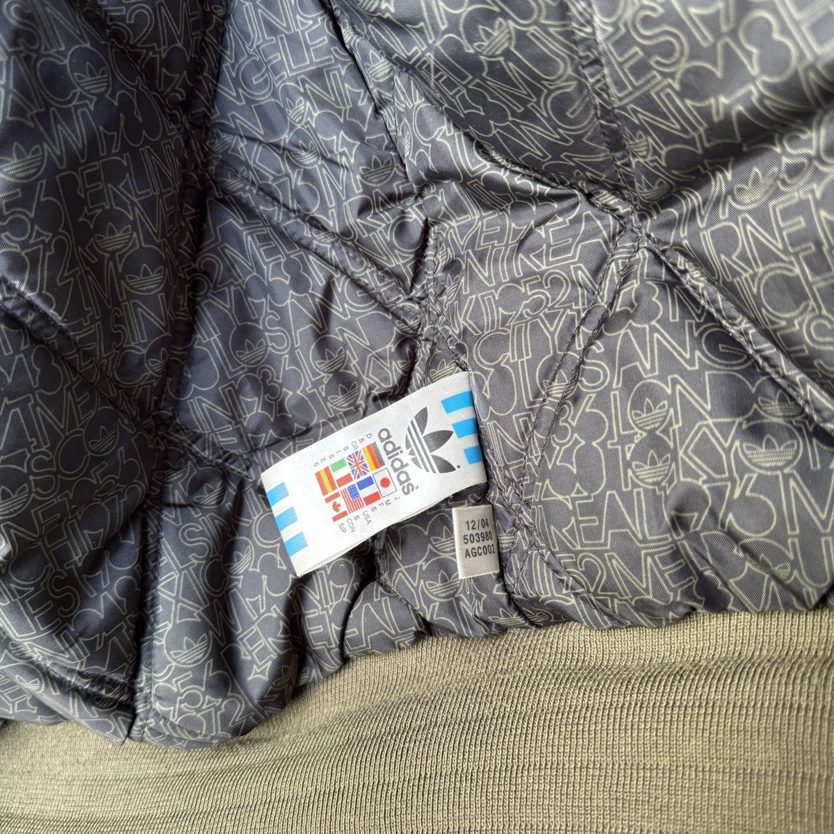 Adidas 2004 Adidas Thrashed Faded Distressed Jacket ERD Grunge Size US S / EU 44-46 / 1 - 6 Thumbnail