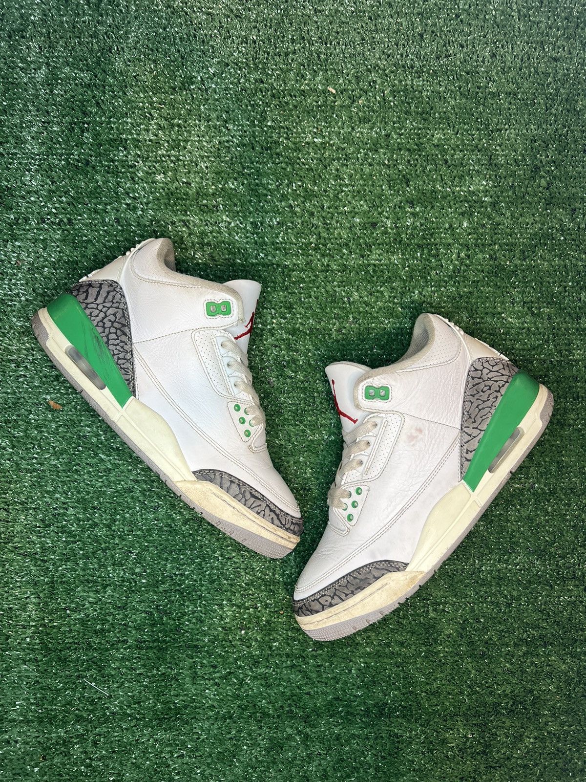 Jordan Brand Air Jordan 3 Retro 'Lucky Green' Women’s Size 8.5 CK9246-136 Size US 8.5 / IT 38.5 - 1 Thumbnail