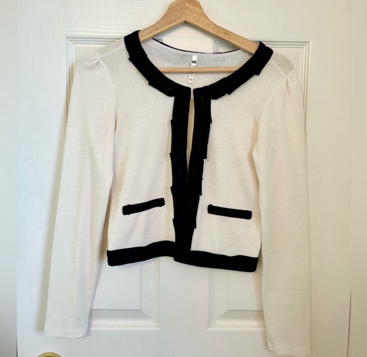 Other Chanel style cream cardigan with black trimmings Size S / US 4 / IT 40 - 1 Thumbnail