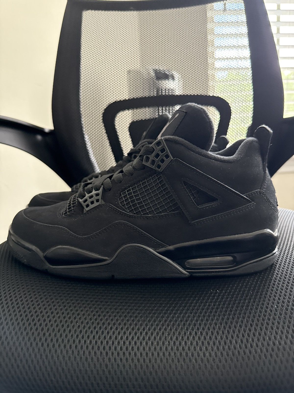 Black cat Air jordan 4