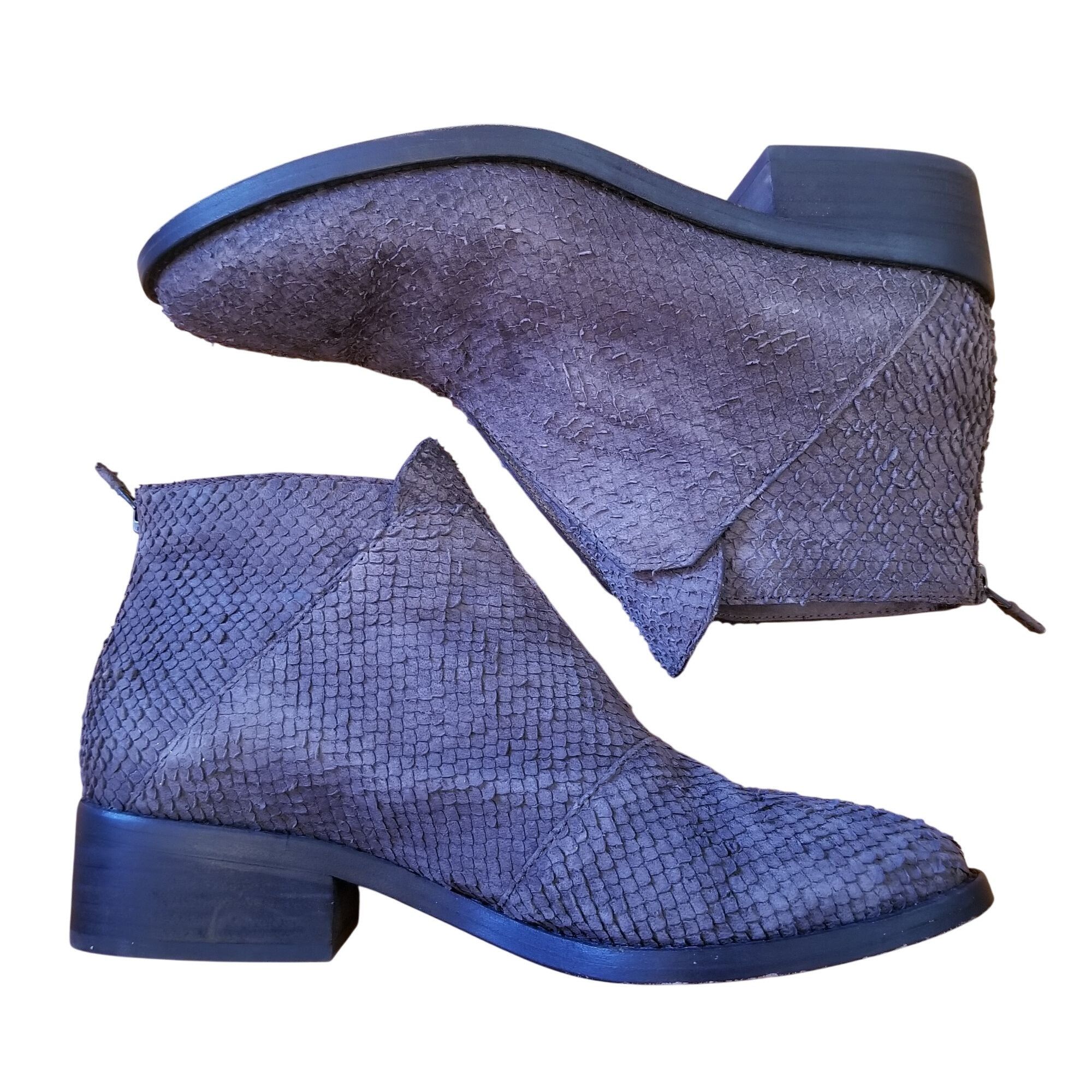 Eileen Fisher Eileen Fisher 7.5 Gray Leather Ankle Boots TUCK Embossed Sna Size US 7.5 / IT 37.5 - 8 Thumbnail