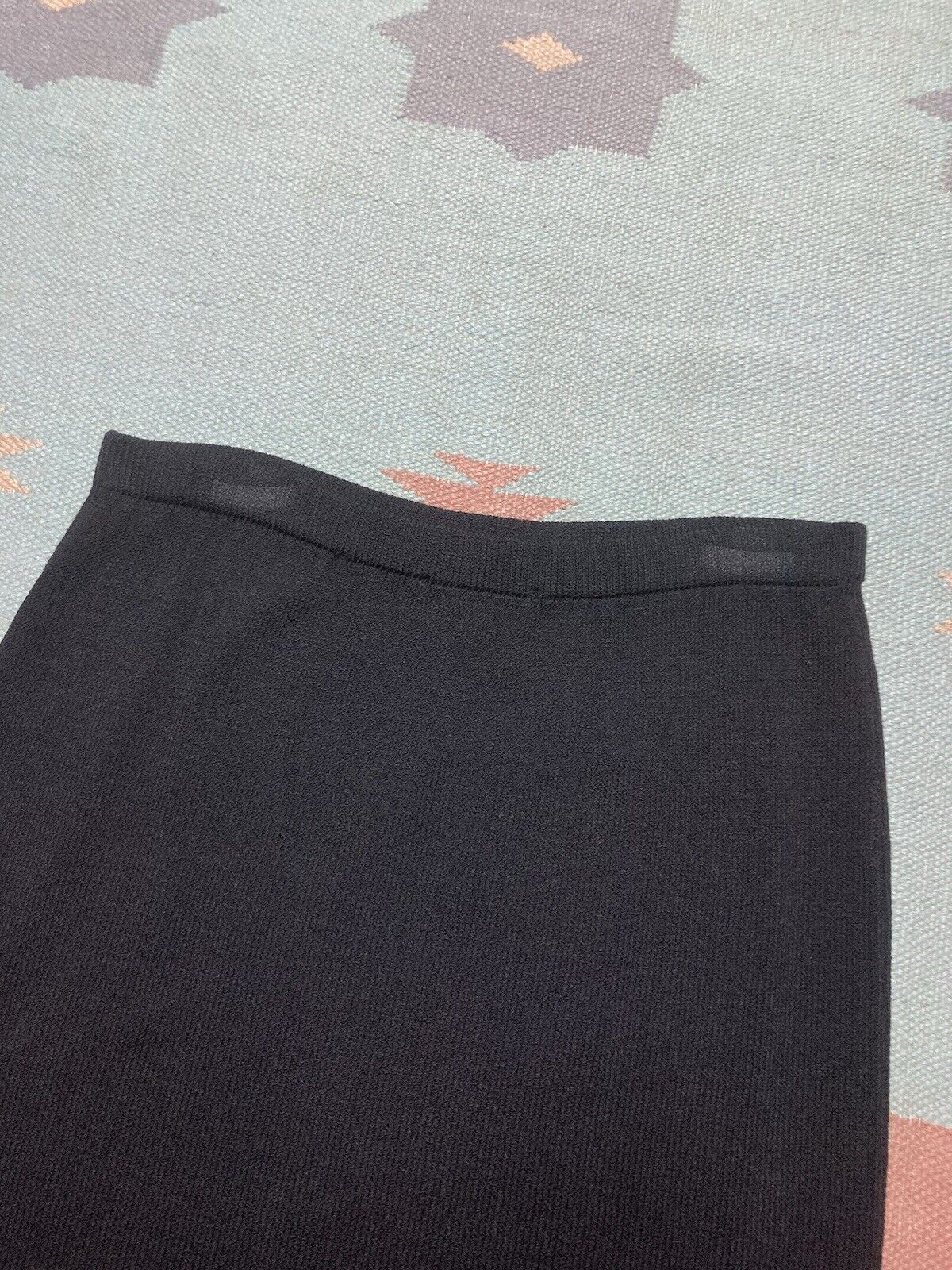 St. John St John Knit Pencil Skirt Santana wool knee length Size 4 Size 27" / US 4 / IT 40 - 6 Thumbnail