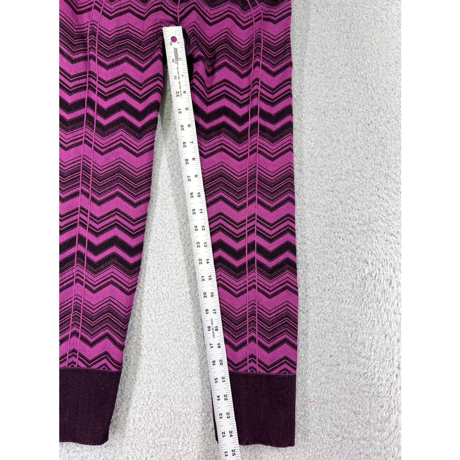 Lululemon Lululemon Pants Womens 4 Black Purple Chevron Stripe Ebb To Street Pant W5G17S Size 27" / US 4 / IT 40 - 5 Thumbnail