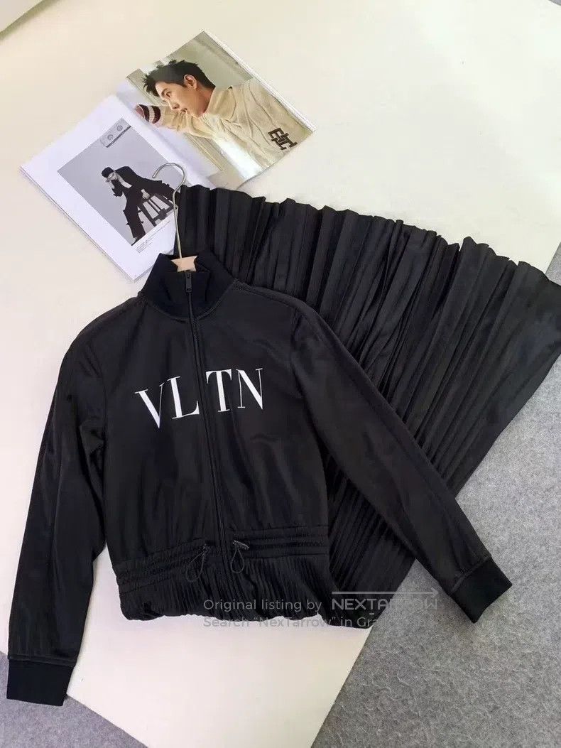 Other Valentino Big logo dress Size S / US 4 / IT 40 - 4 Thumbnail