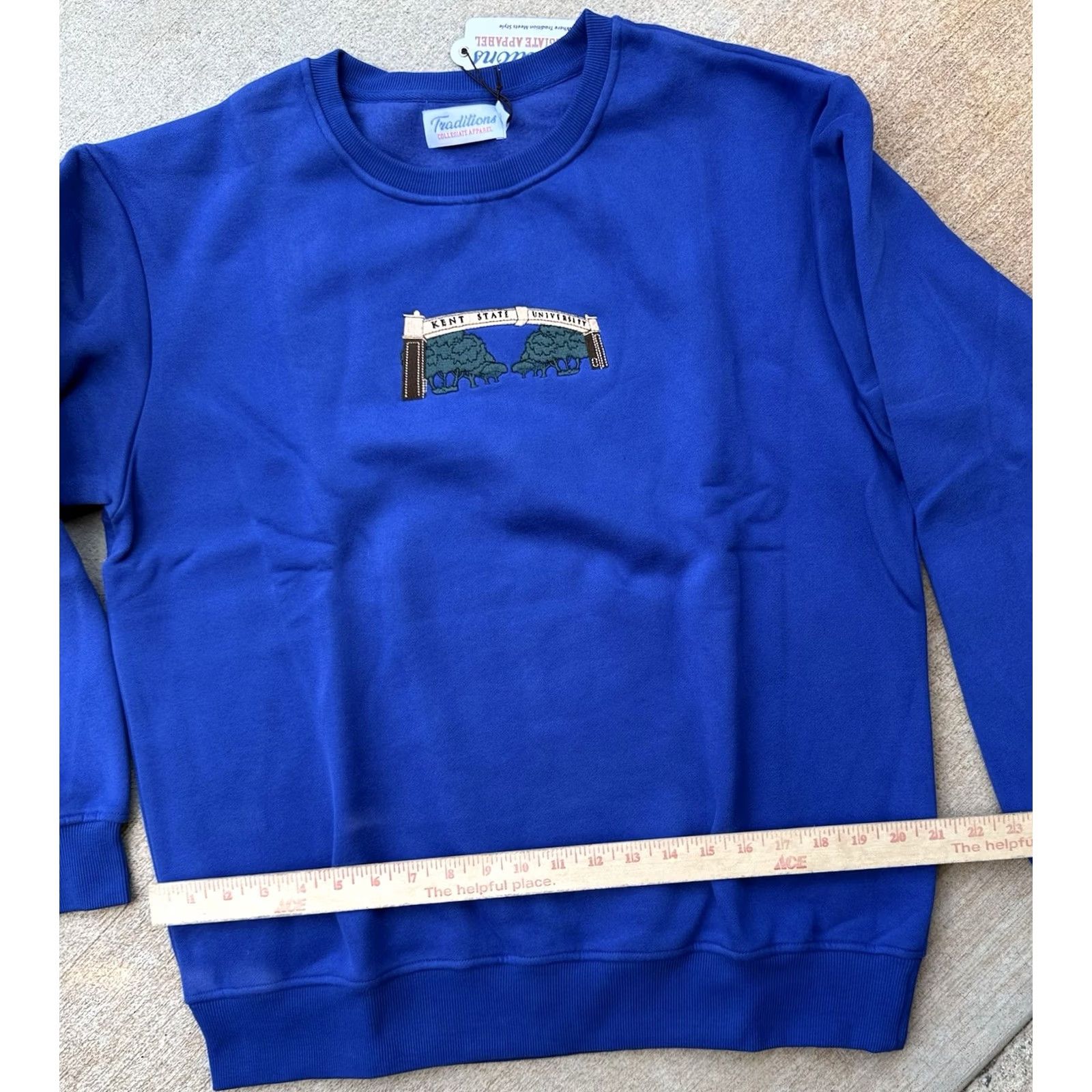 Vintage Kent State University Sweatshirt Large Blue Crewneck Embroidered Traditions Unisex Adults L Pullover Graphic Print Crewneck Mens Womens Girls Boys Size US L / EU 52-54 / 3 - 3 Thumbnail