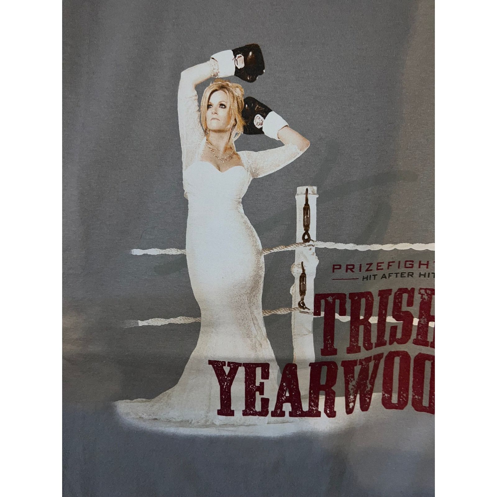 Gildan Vintage Trisha Yearwood Shirt Garth Brooks Tour Tee 2014-15 Size US M / EU 48-50 / 2 - 3 Thumbnail
