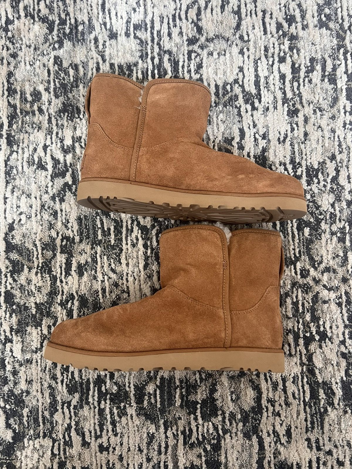 Ugg UGG NIB Cory Genuine Shearling Lined Boot in Chestnut Grailed