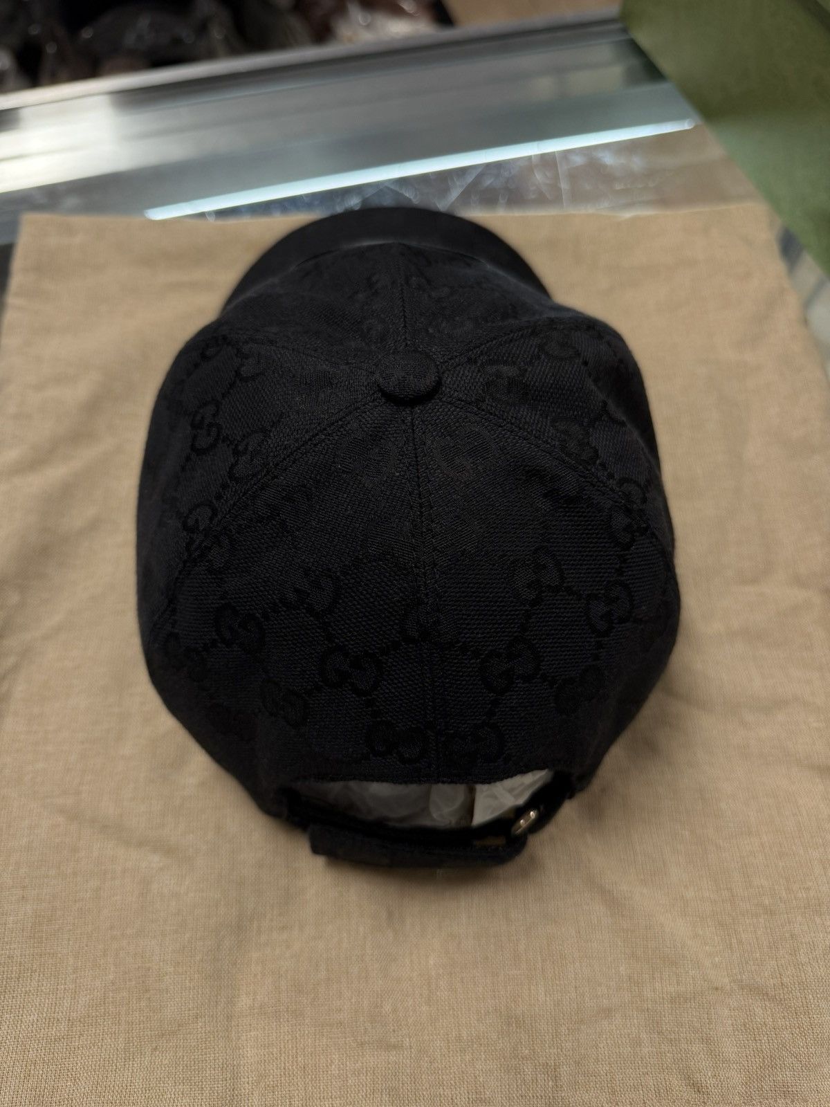 Gucci Gucci Black Logo Hat 100% Authentic Clean 🧼 Size ONE SIZE - 6 Thumbnail