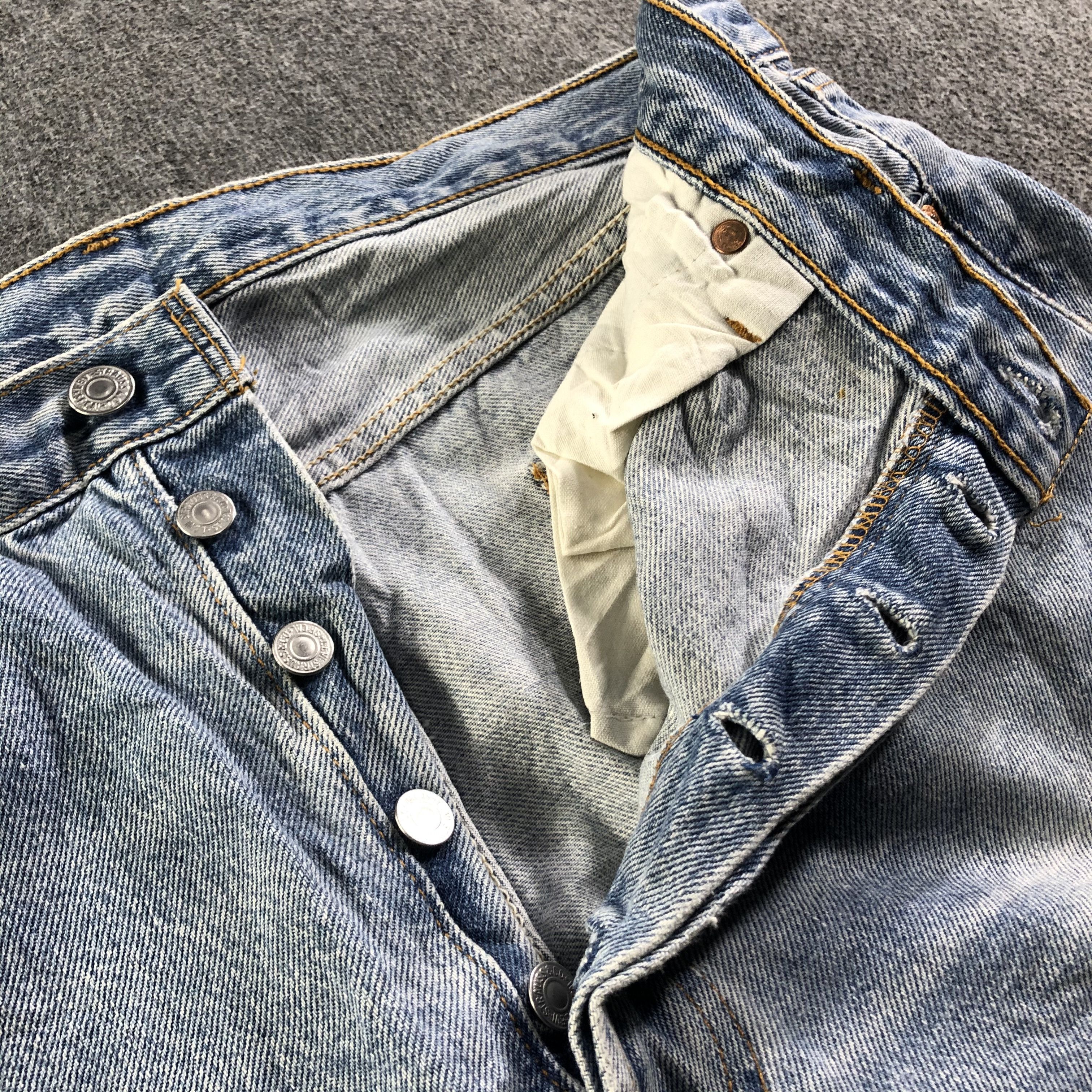 Levi's Vintage Blue Wash Levis 501 Jeans-J3985 Size US 35 - 8 Thumbnail