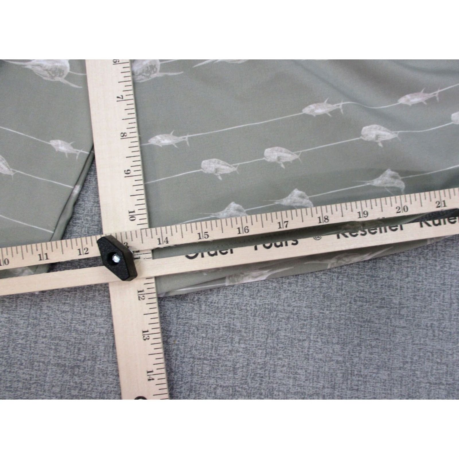 Vintage Huk Short Mens 28 Gray Performance Fabrics Lightweight Shark Fishing Outdoor Shirt Size US 28 / EU 44 - 5 Thumbnail