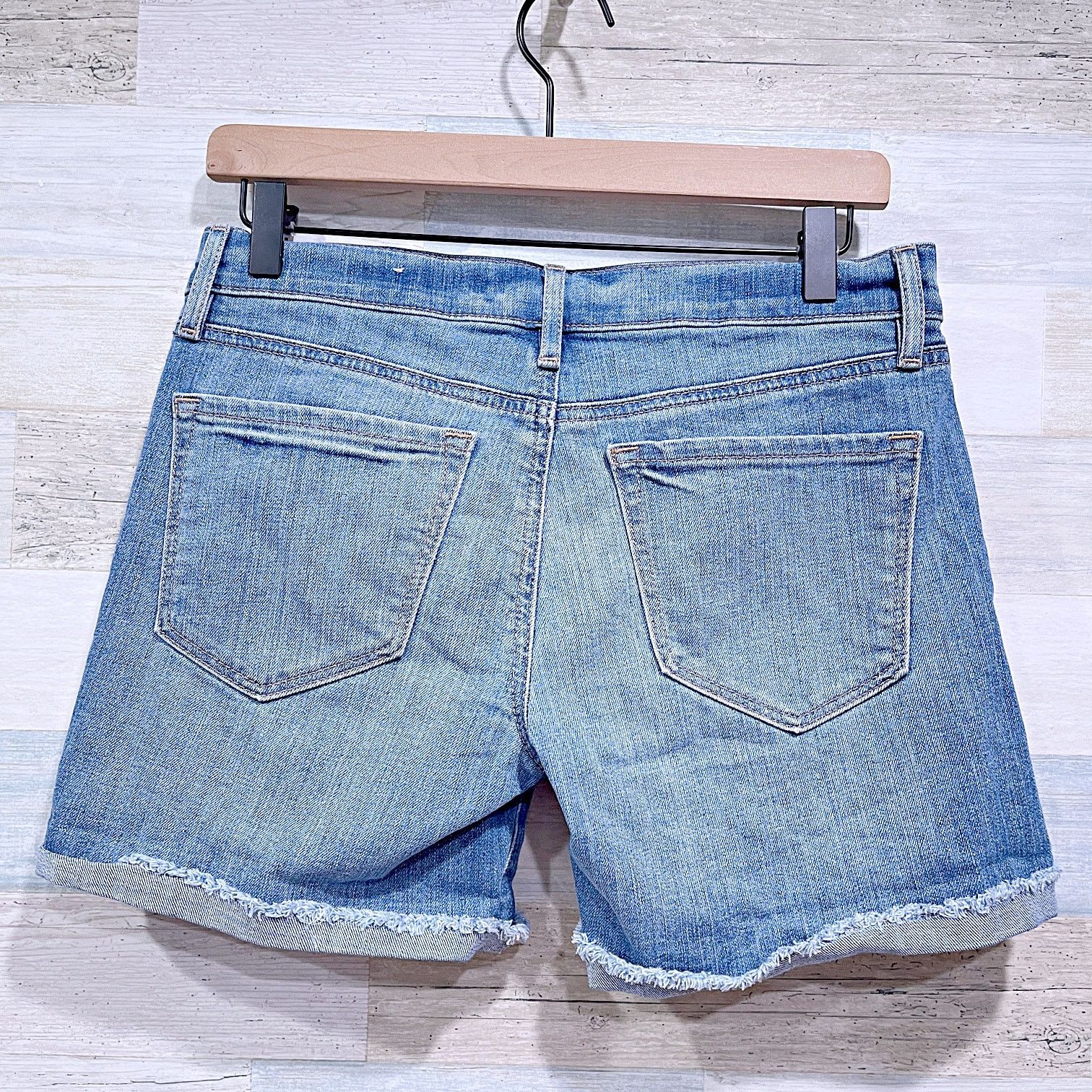 Loft LOFT Cuffed Denim Midi Shorts Womens 26 2 Size 26" / US 2 / IT 38 - 4 Thumbnail