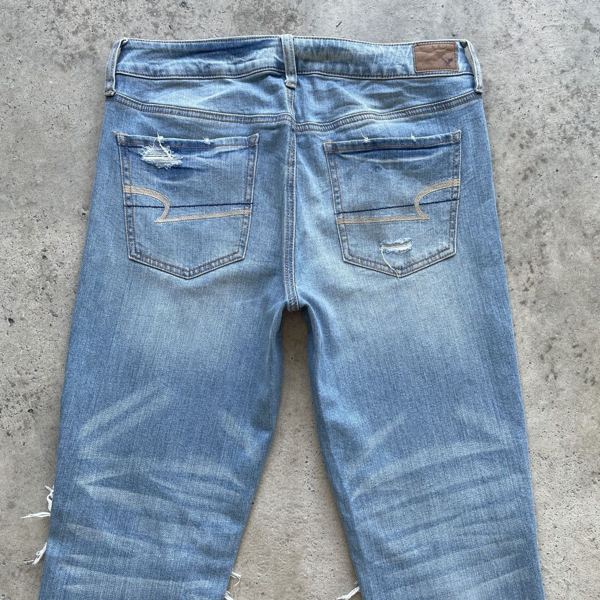 American Eagle Outfitters American Eagle Outfitters Ripped Stretch Jeans Pants Faded Size US 33 - 10 Thumbnail