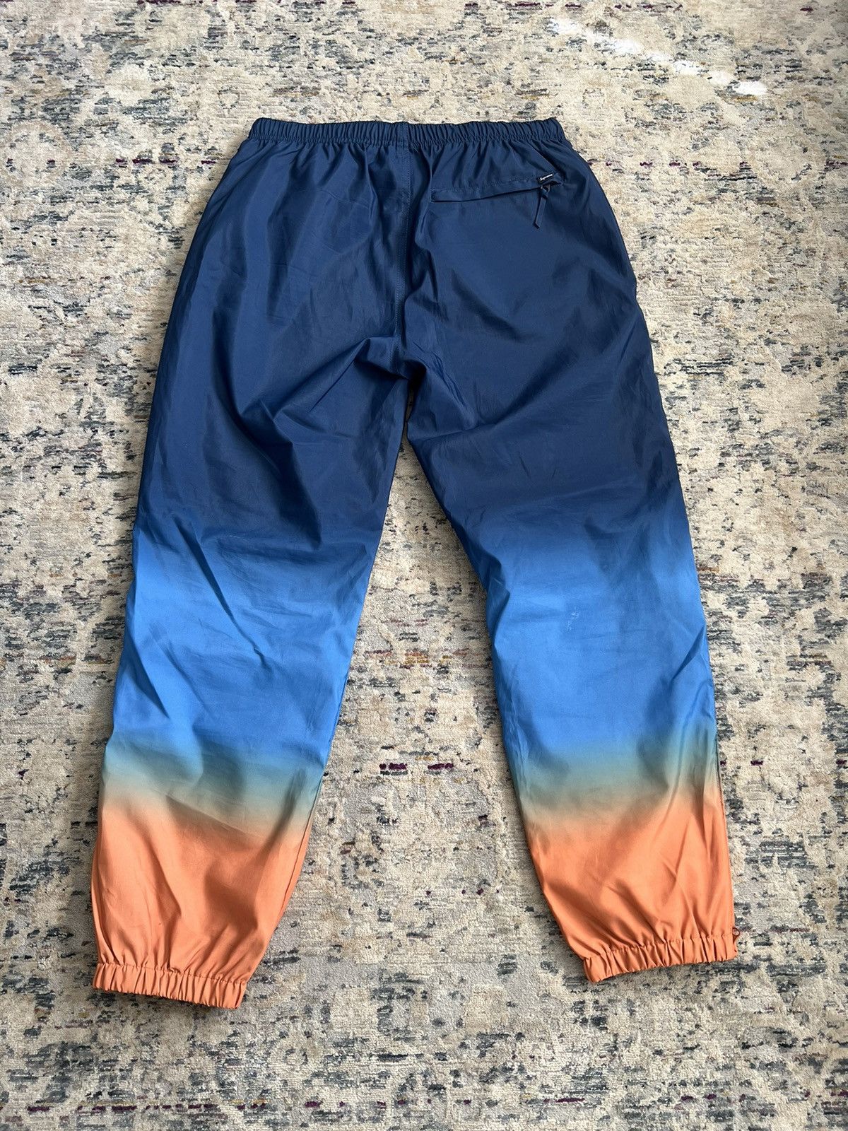 Supreme Supreme Ombre Blue to Orange Sweat Pants Sz S Size US 34 / EU 50 - 5 Thumbnail