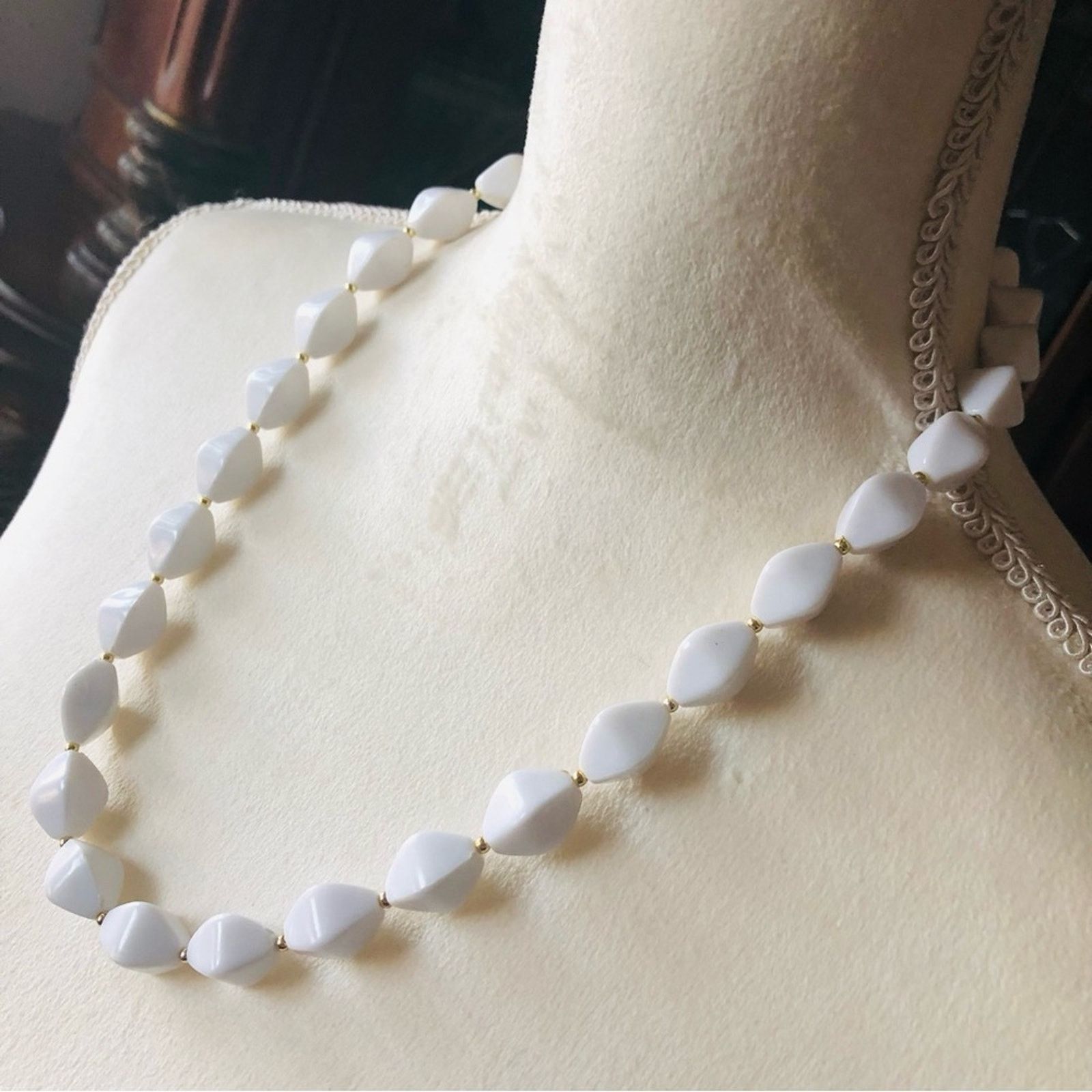 Vintage Vintage 80s white chunky bead necklace Size ONE SIZE - 4 Thumbnail