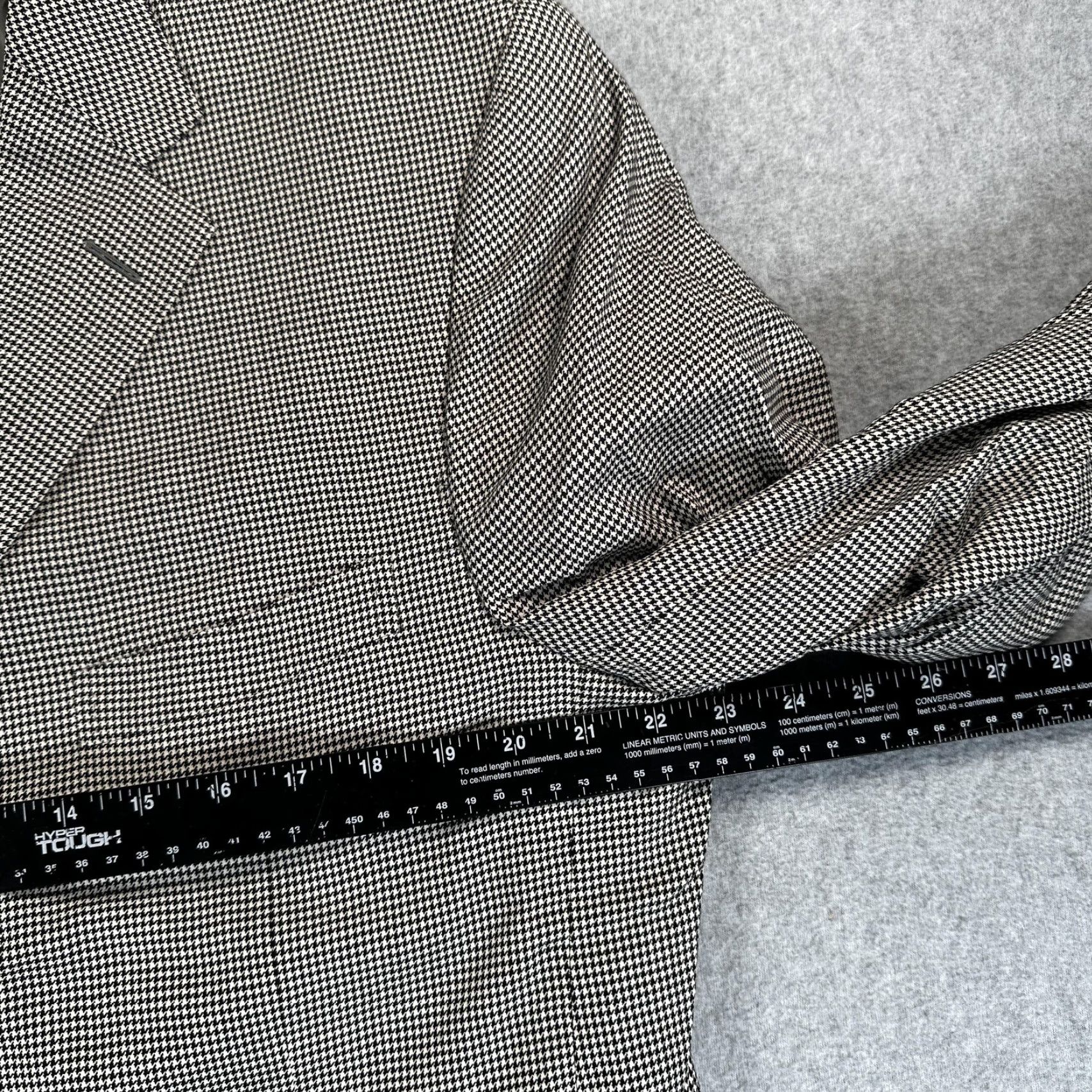 Ermenegildo Zegna Ermenegildo Zegna Sport Coat Jacket Mens 48 Wool Houndstooth Gray Italy Three-Button Notch Lapel Business Formal Fall Winter Size US M / EU 48-50 / 2 - 7 Thumbnail