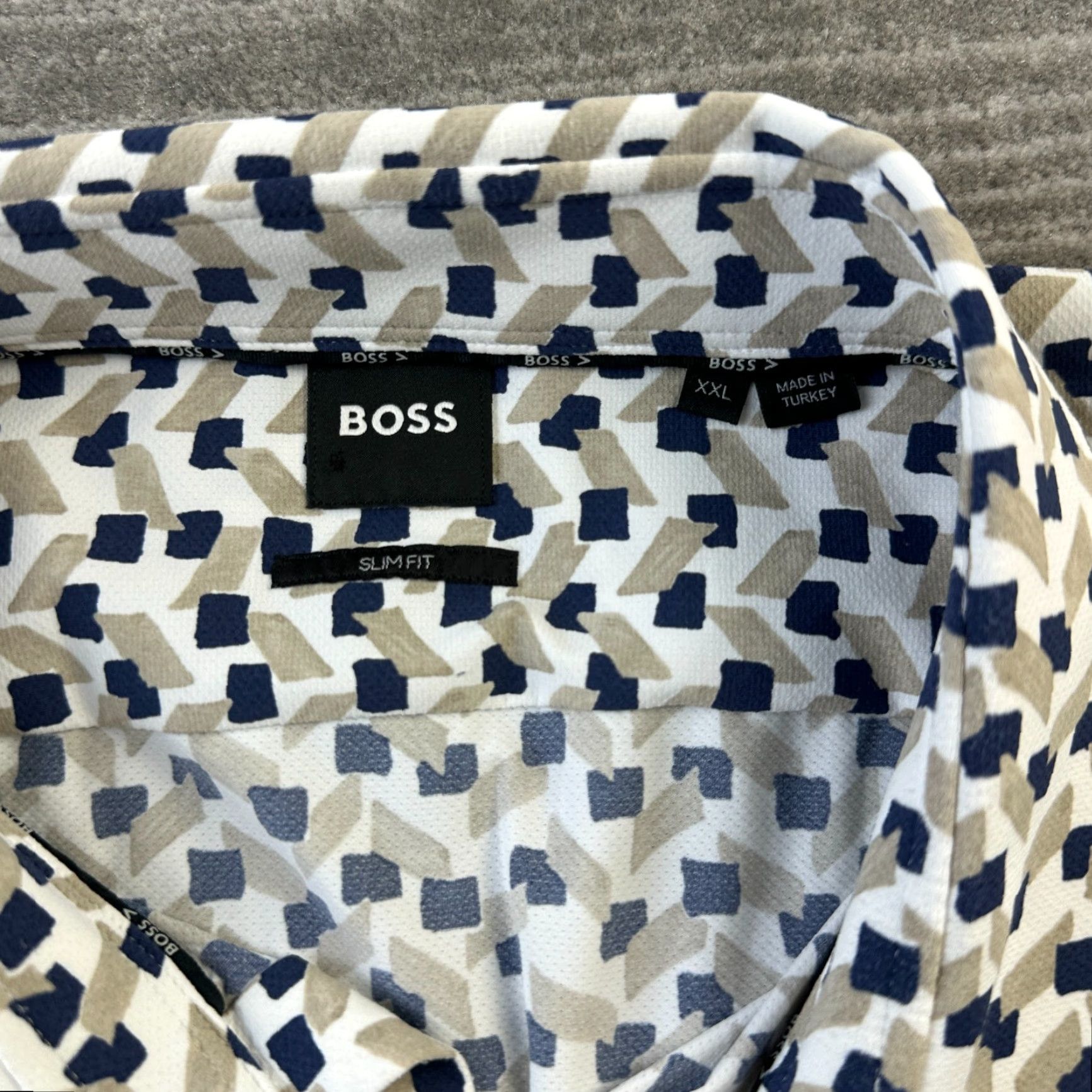 Hugo Boss HUGO BOSS Shirt Mens 2XL Button-Up Slim Fit Geometric Pattern Gray Long Sleeve Collared Casual Vintage: No Size US XXL / EU 58 / 5 - 6 Thumbnail