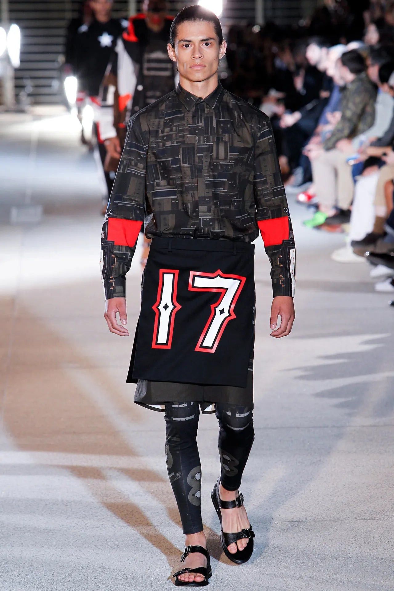 Givenchy Black 17 Print Oversized T-Shirt Size US XS / EU 42 / 0 - 9 Thumbnail
