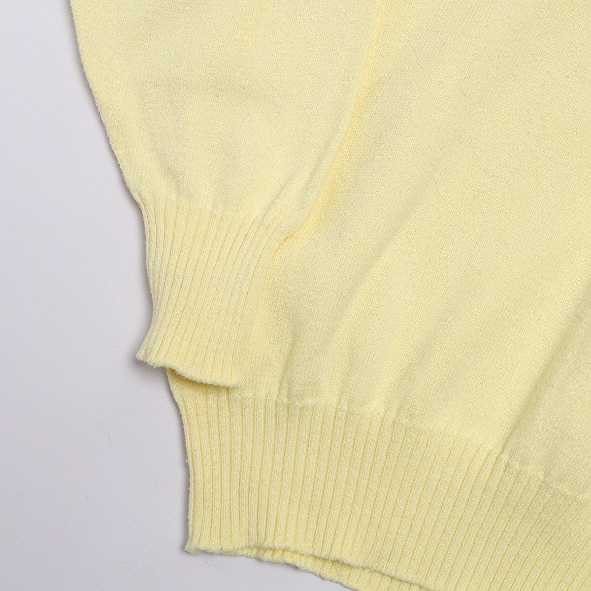 Burberry Burberrys Vintage Small Logo V-neck Sweater London Size US L / EU 52-54 / 3 - 7 Thumbnail