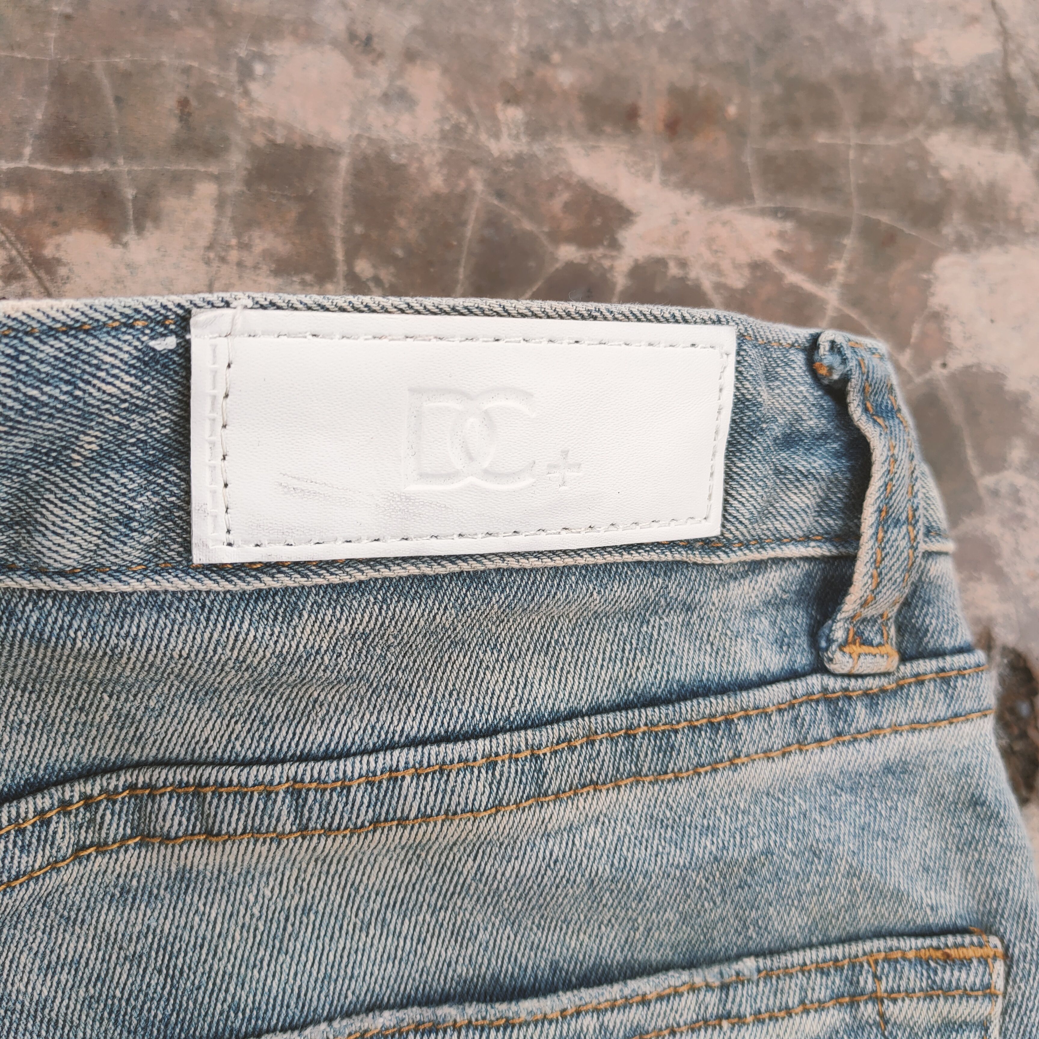 Japanese Brand Vintage japanese skinny faded distressed jeans denim pants Size US 29 - 13 Thumbnail