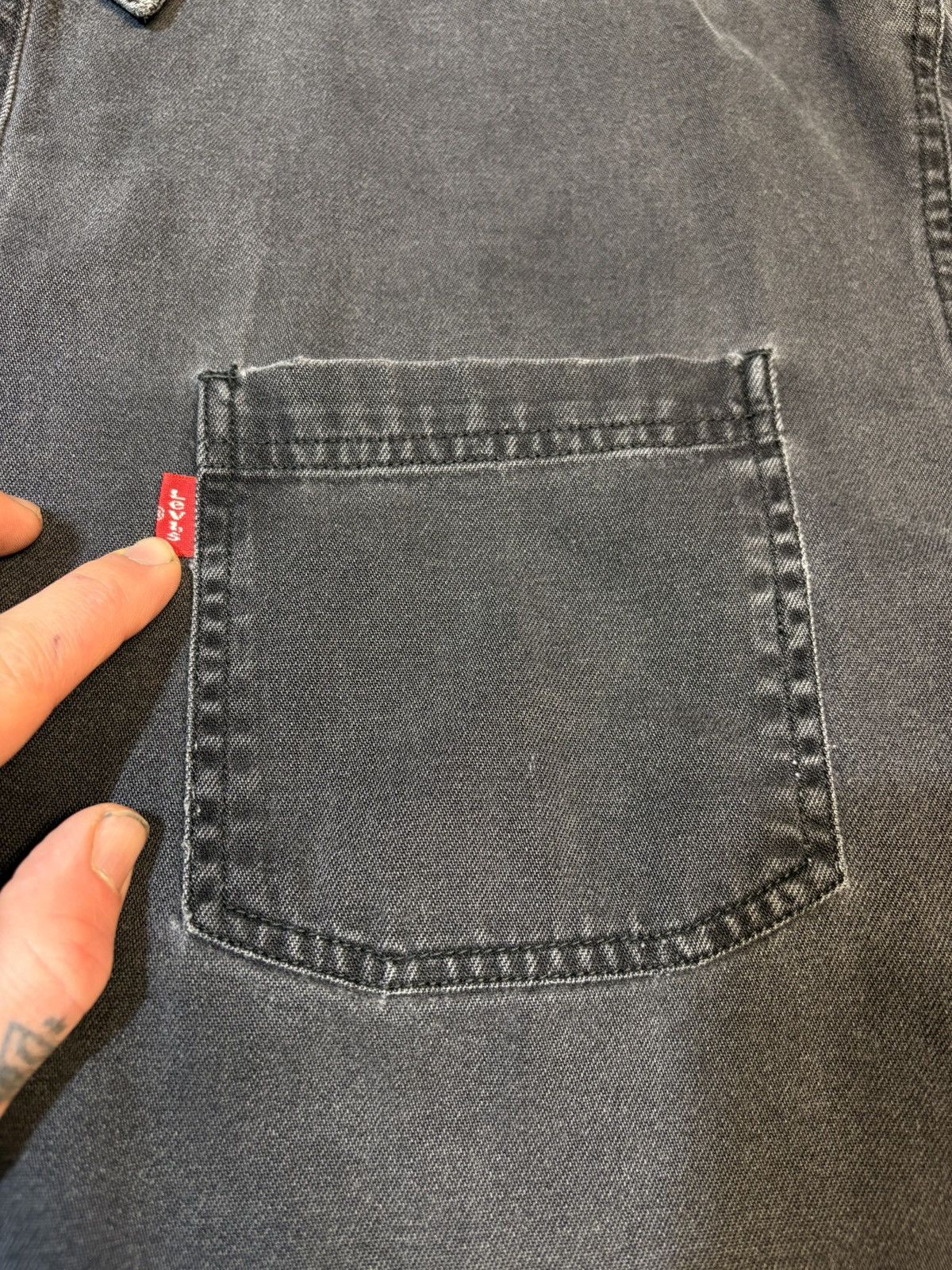 Levi's Levi’s Faded Black Denim Button-Up size XL Size US XL / EU 56 / 4 - 2 Thumbnail