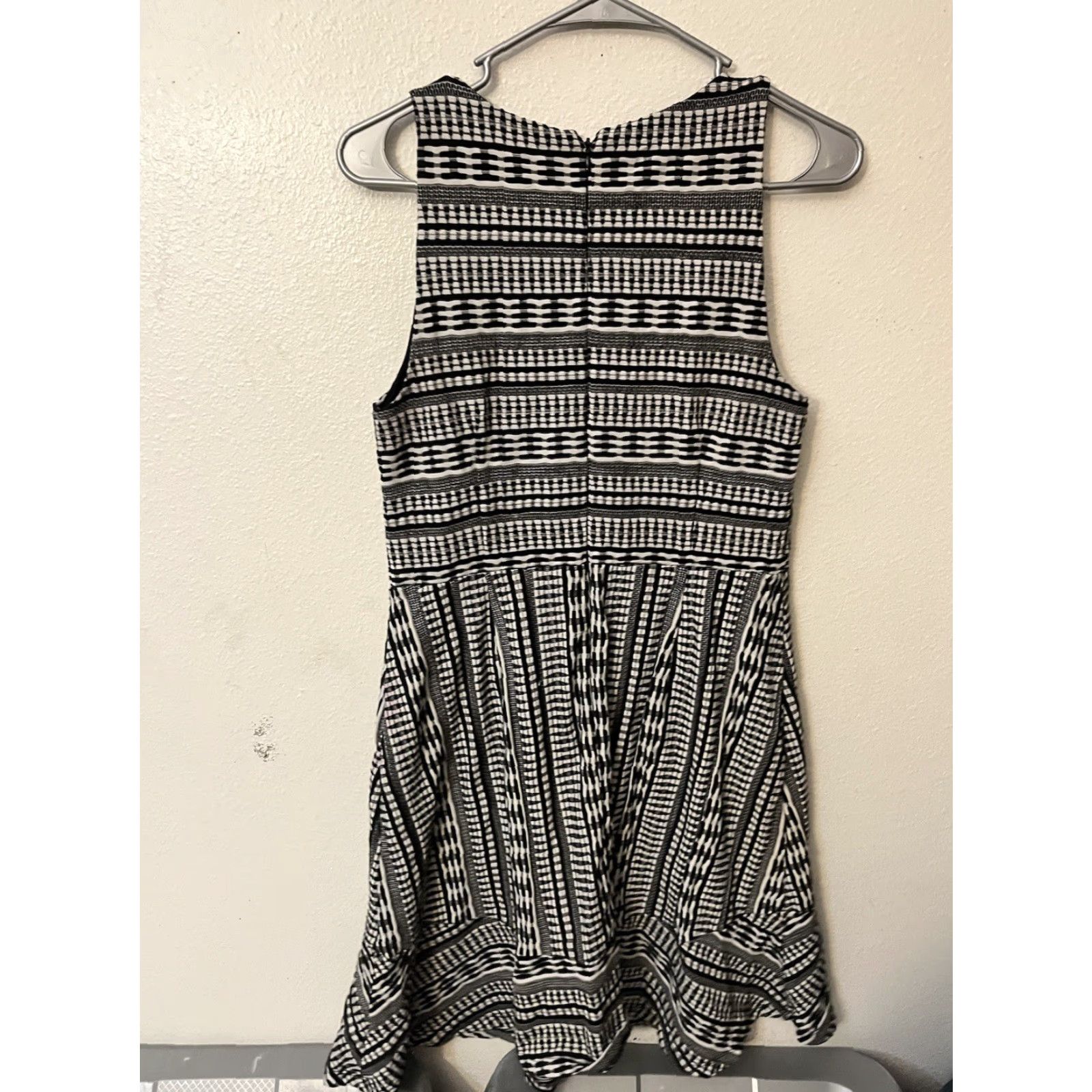 Loft LOFT Dress Womens 10 Black White Textured Fit & Flare Mini Sleeveless Knit Size L / US 10 / IT 46 - 3 Thumbnail
