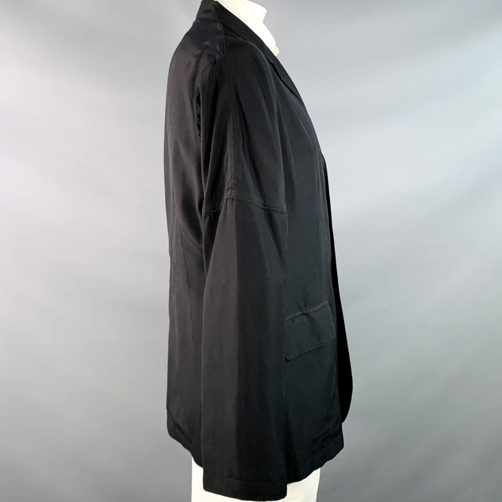Yohji Yamamoto YOHJI YAMAMOTO Sport Coat Size XL Black Silk Single Breasted Drop Shoulder Size US XL / EU 56 / 4 - 2 Thumbnail