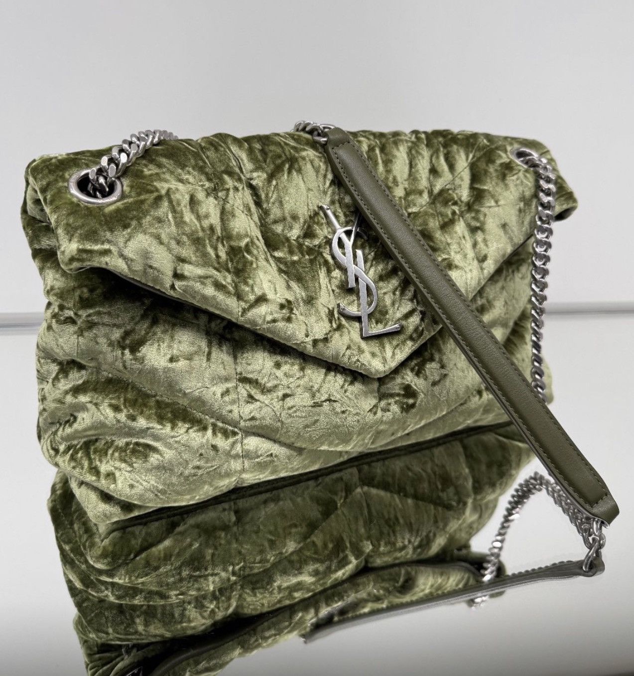 Saint Laurent Paris 🔥$3.3K VALUE🔥Small puffer in crushed velvet bag Size ONE SIZE - 1 Preview