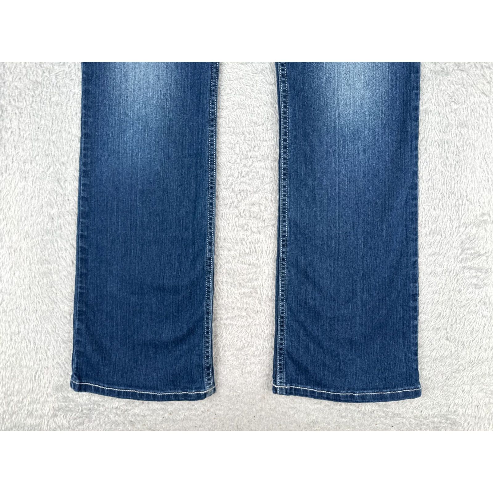 Apt. 9 Vintage Apt. 9 Blue Denim Bootcut Jeans Women 10 32in Inseam Embroidered Rhinestone 90s Size 32" / US 10 / IT 46 - 2 Thumbnail