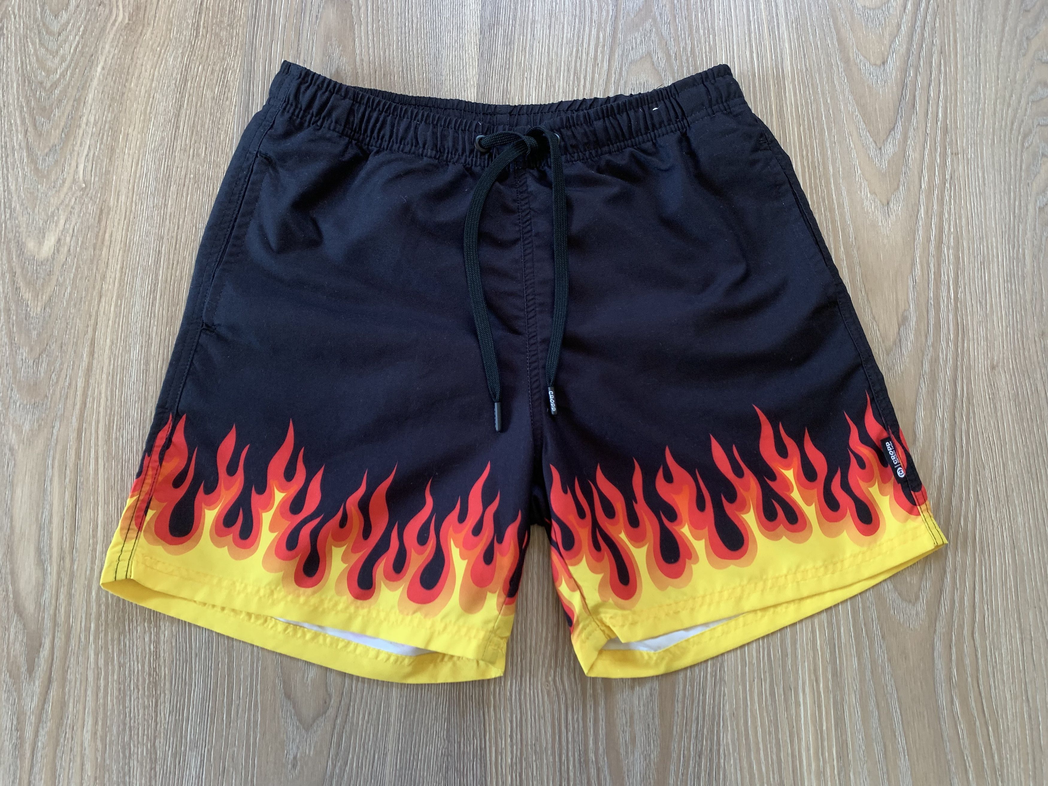 Other Cropp Flames Printed Black Swim Board Shorts Size US 30 / EU 46 - 2 Thumbnail